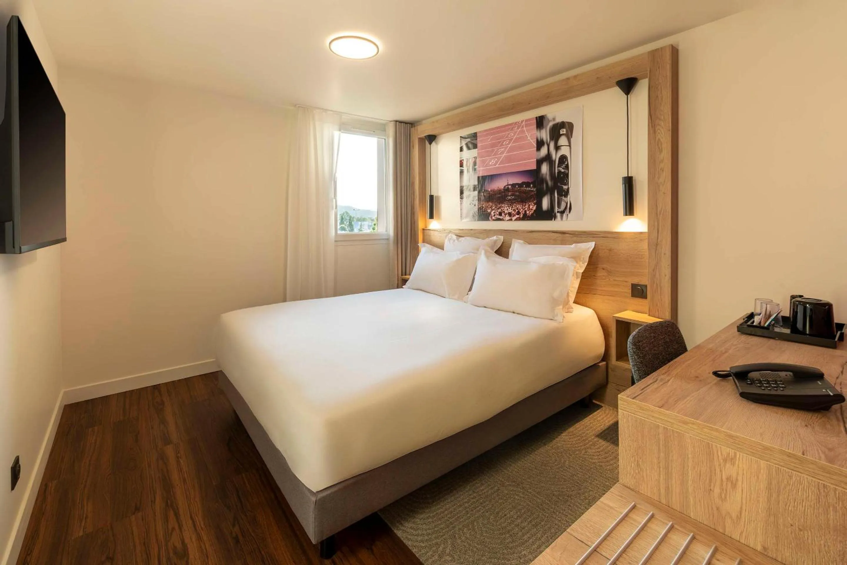 Bedroom, Bed in Best Western Kobalt Annecy Nord - Epagny