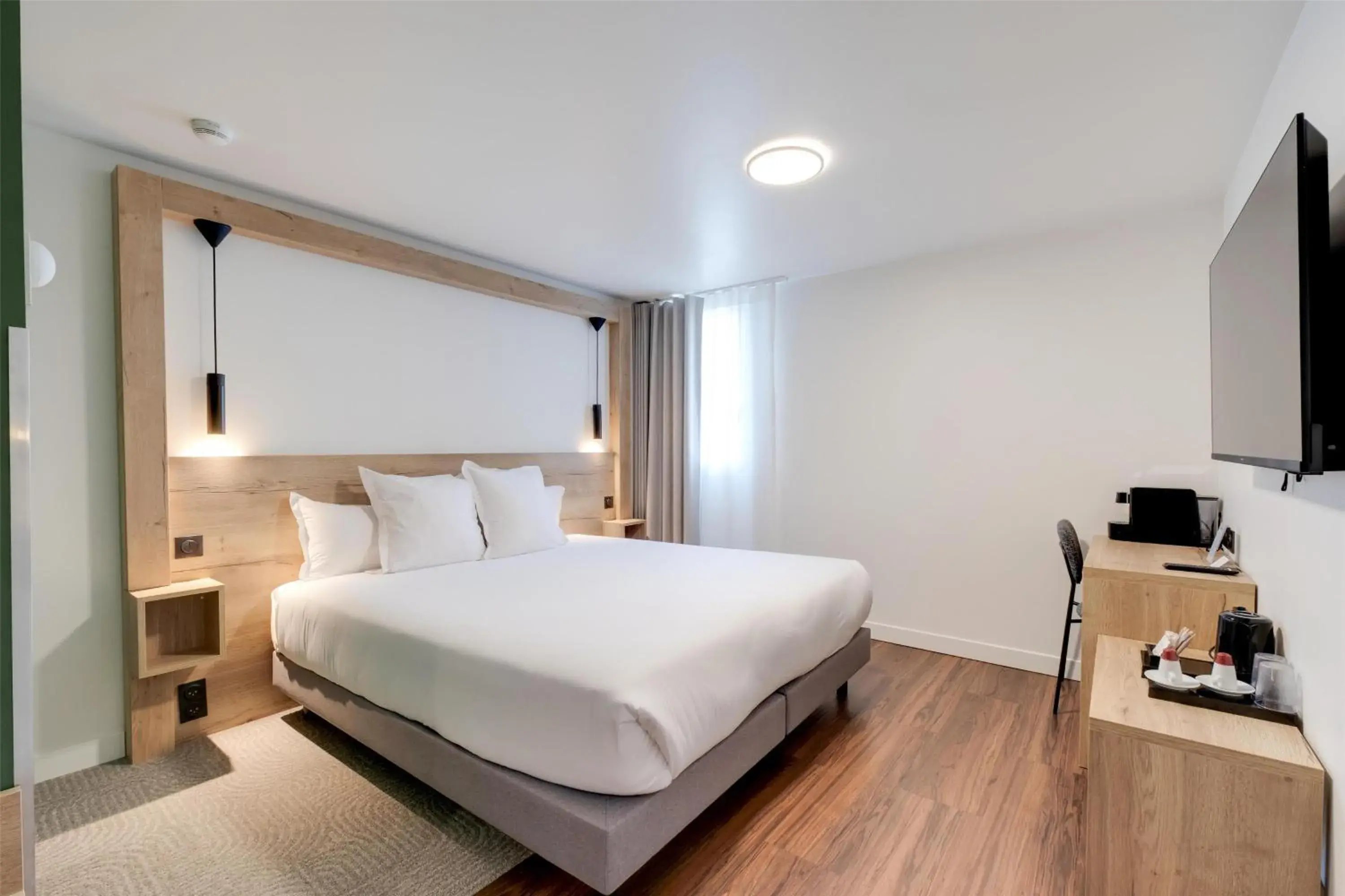 Bedroom, Bed in Best Western Kobalt Annecy Nord - Epagny Bedroom, Bed in Best Western Kobalt Annecy Nord - Epagny