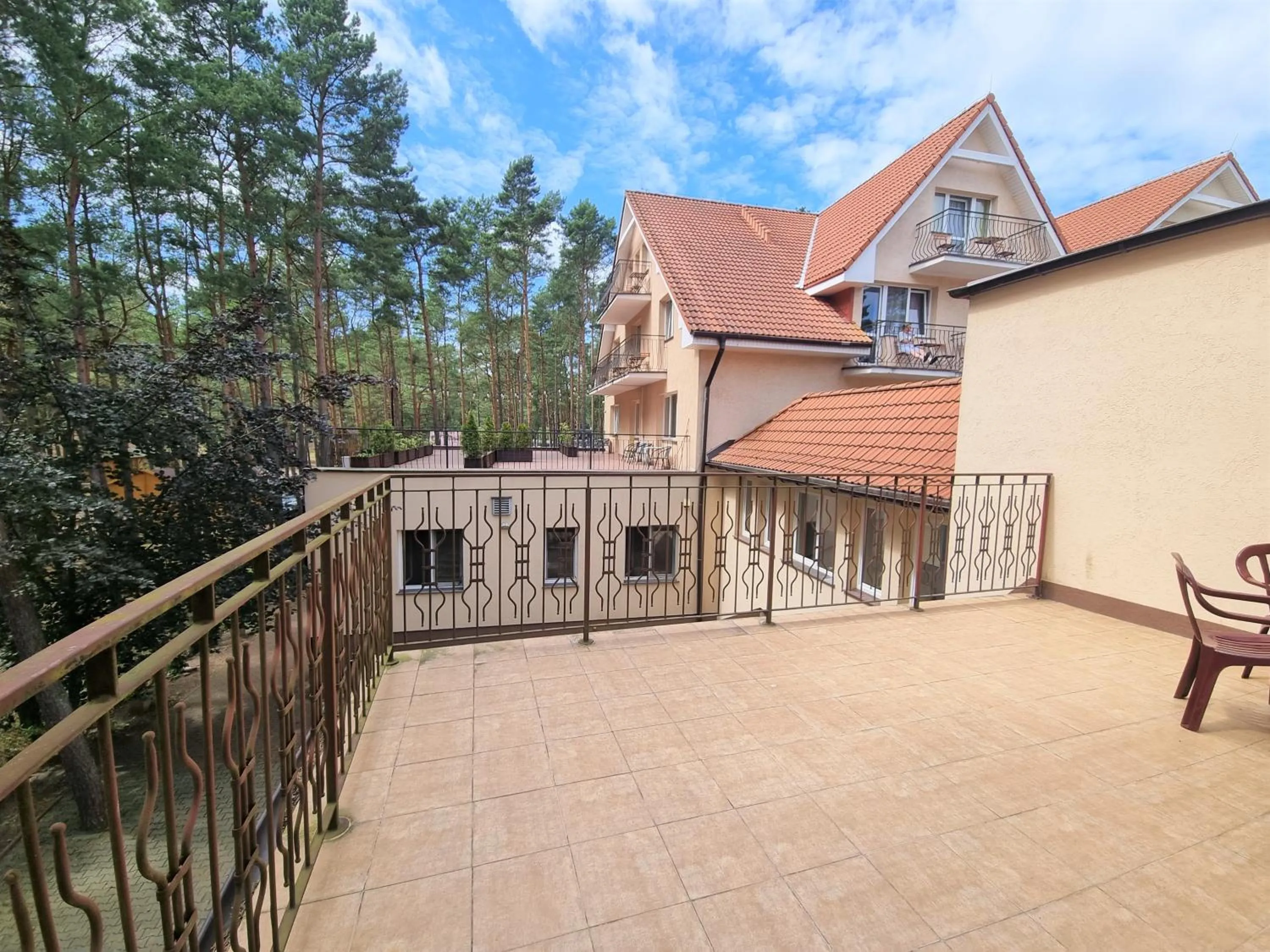 Property building in Paradiso Park