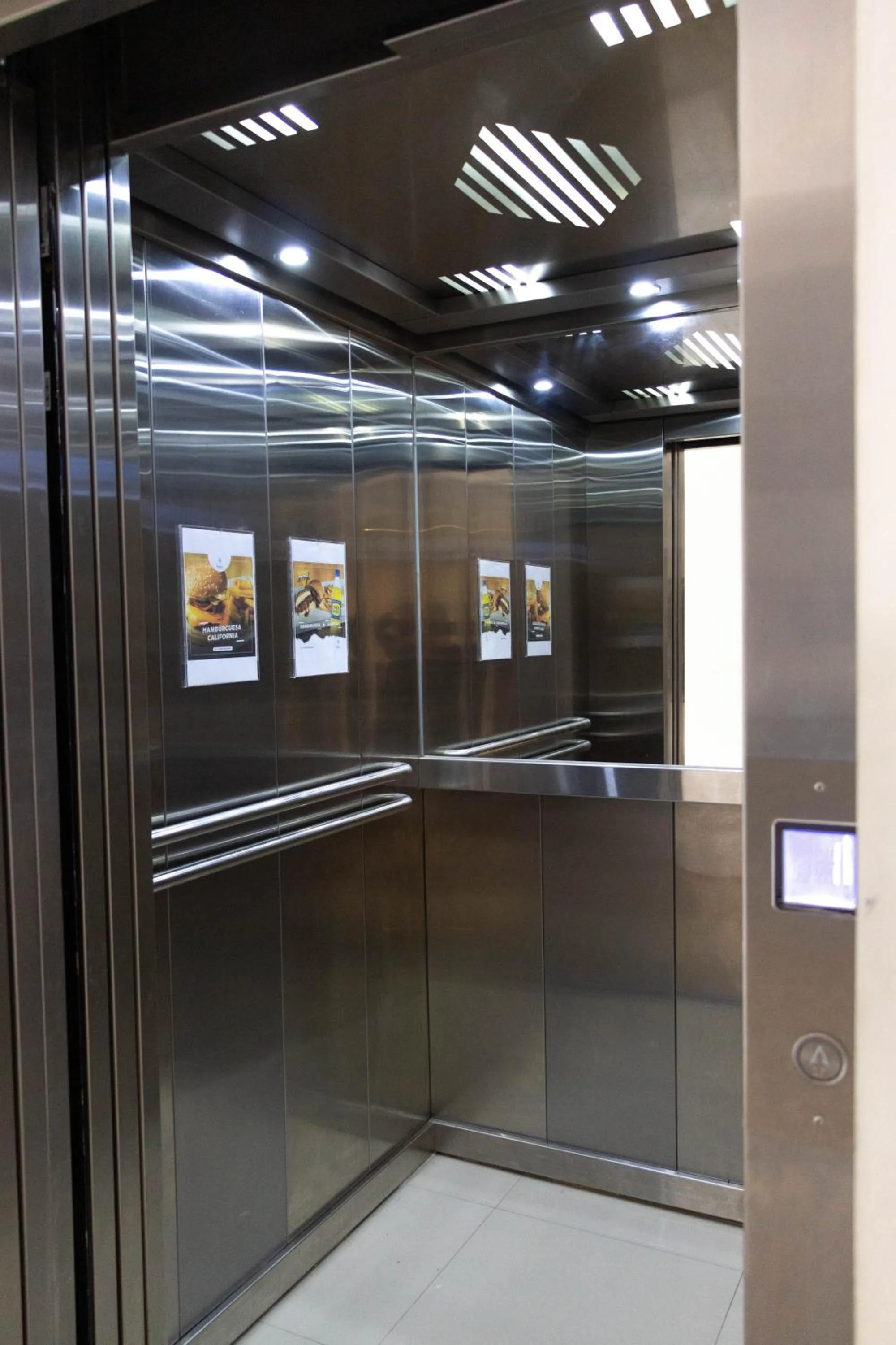 elevator in Hotel Solec