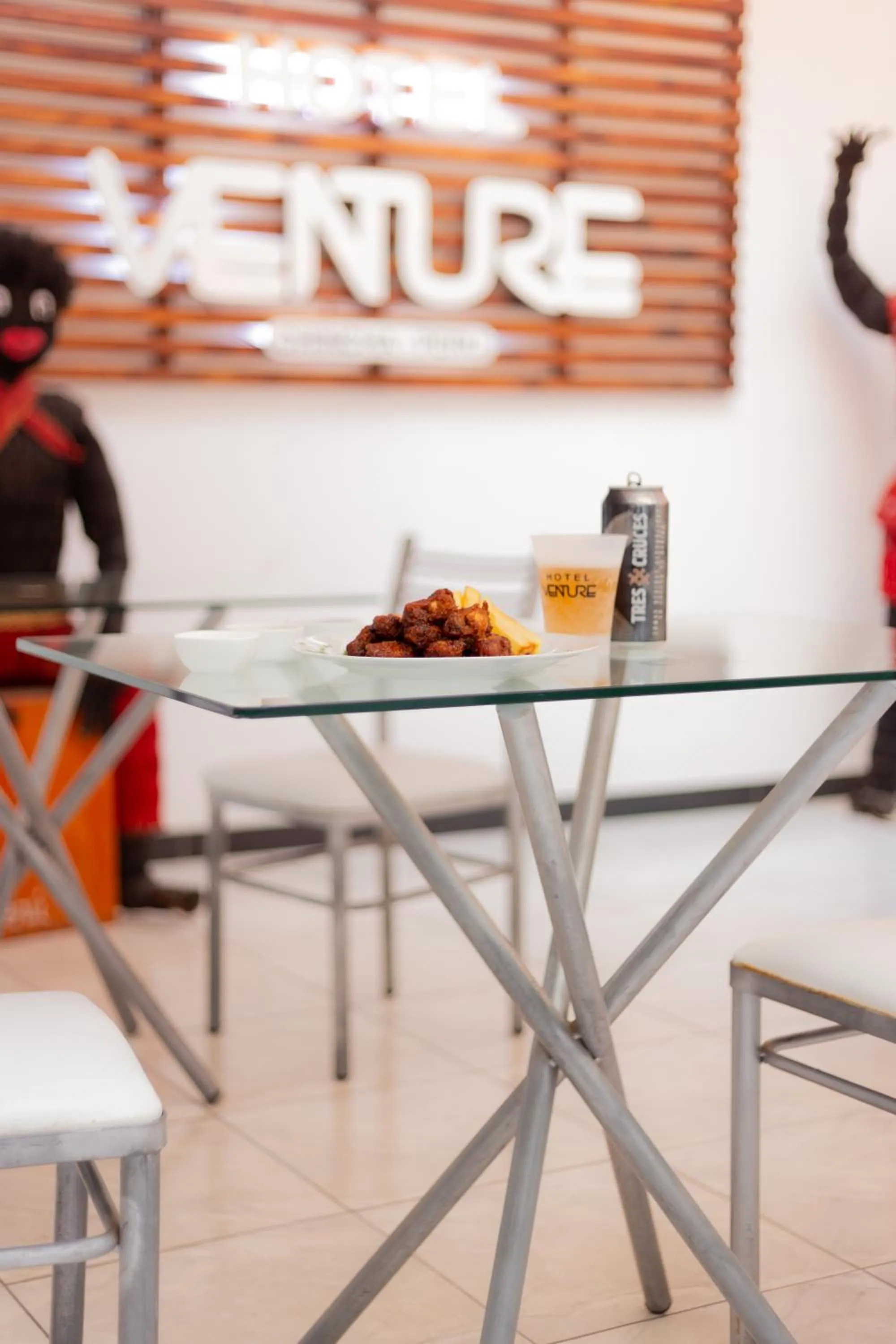 Restaurant/places to eat in Hotel Venture