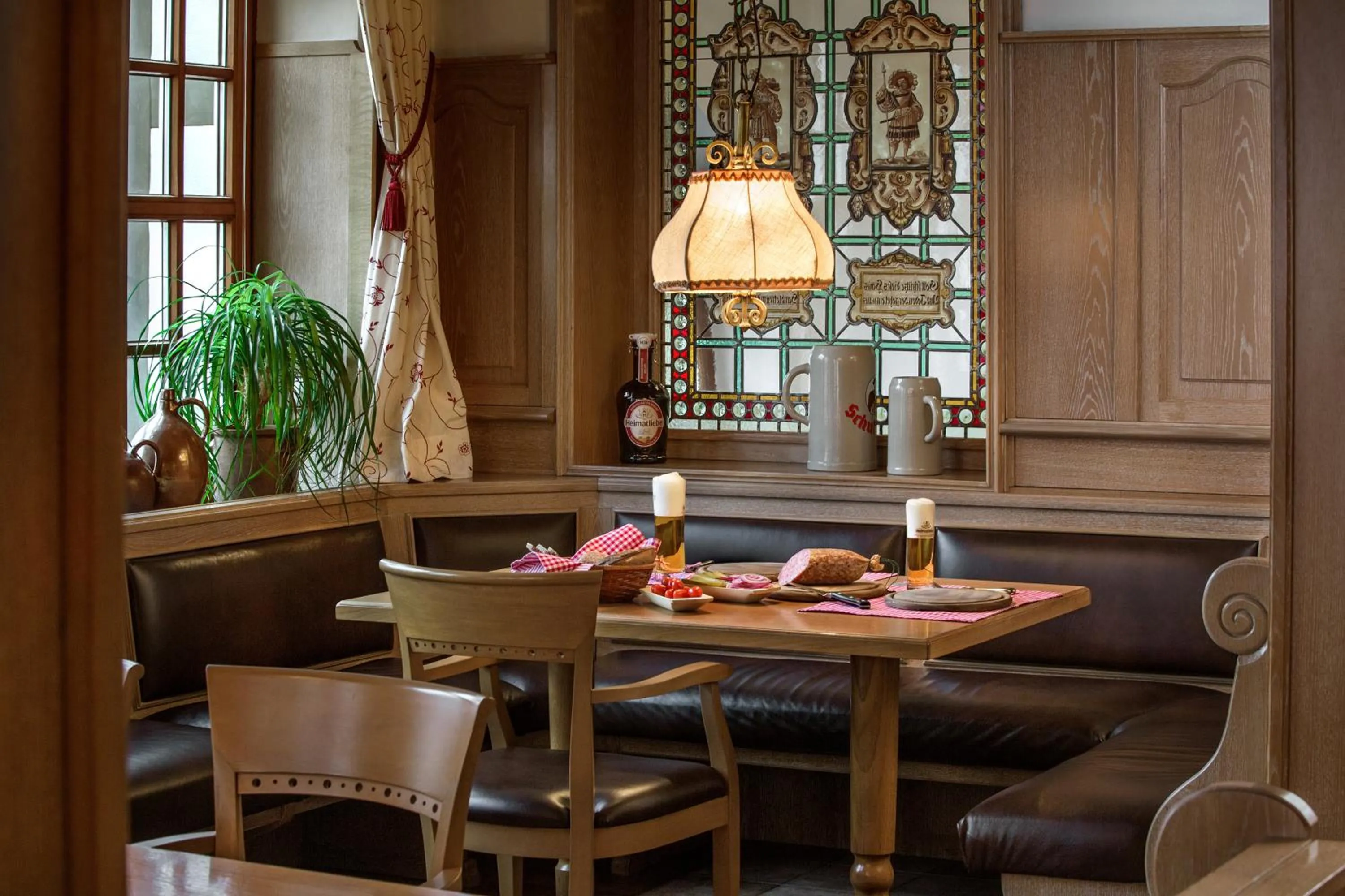 Restaurant/places to eat in Der Kronprinz