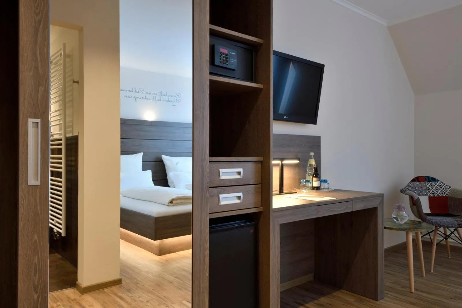 TV and multimedia, Bed in Der Kronprinz