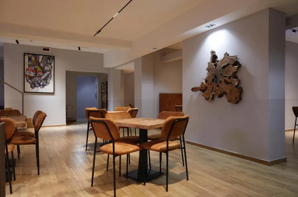 Communal lounge/ TV room in Hostel Trastevere