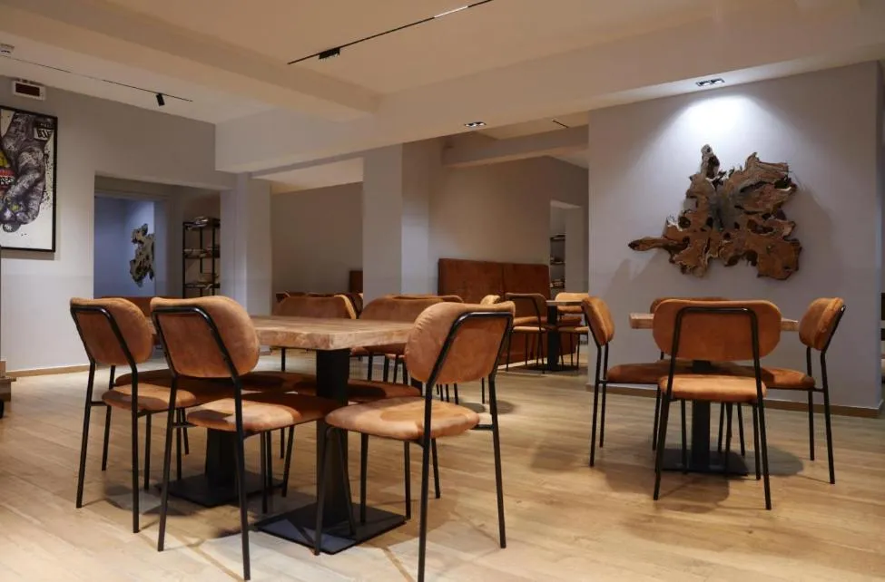 Communal lounge/ TV room in Hostel Trastevere