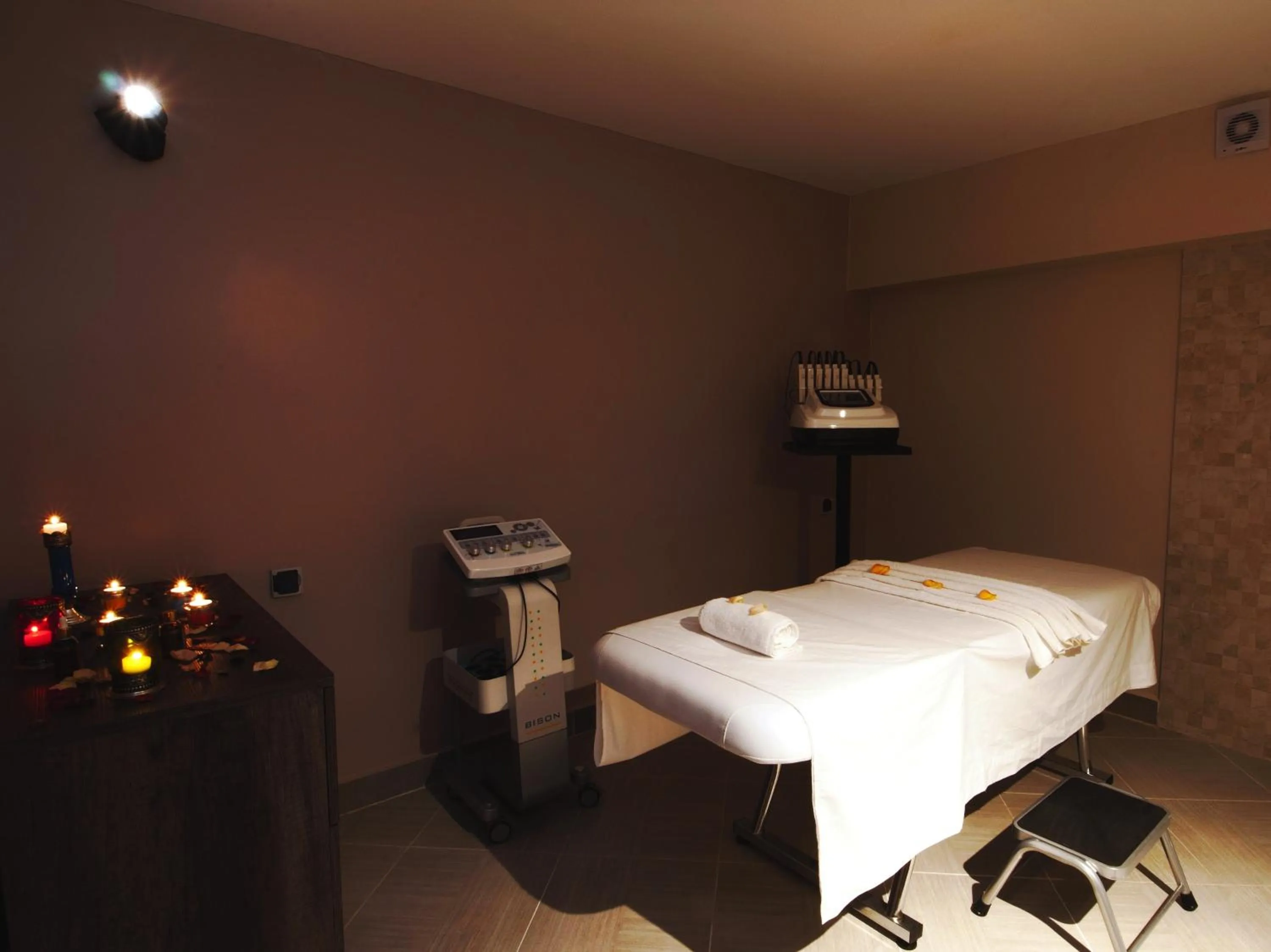 Massage in Aparthotel Les Oliviers Suites & Spa