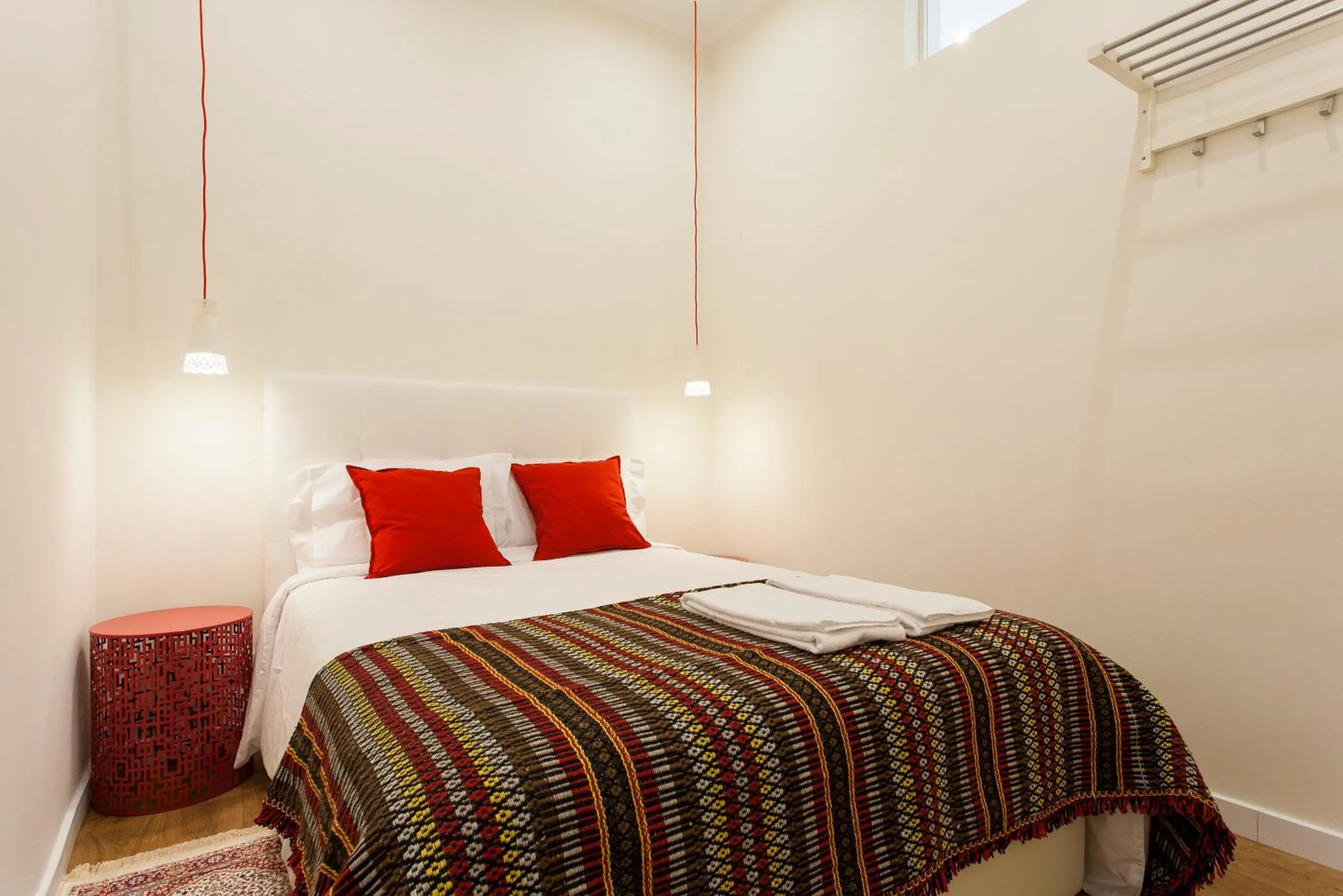 Bedroom, Bed in Central Downtown by Central Hill Apartments