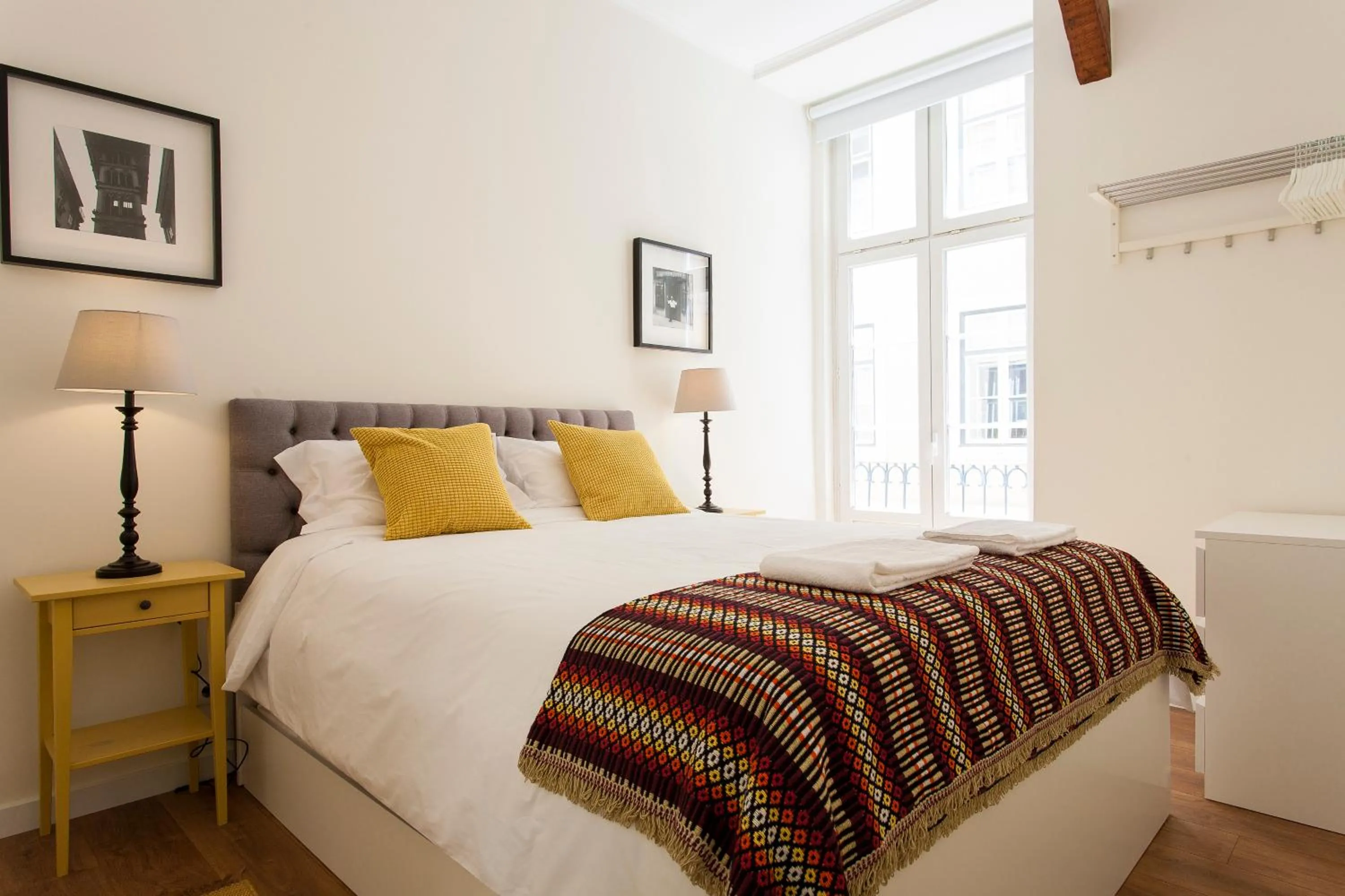 Bedroom, Bed in Central Downtown by Central Hill Apartments