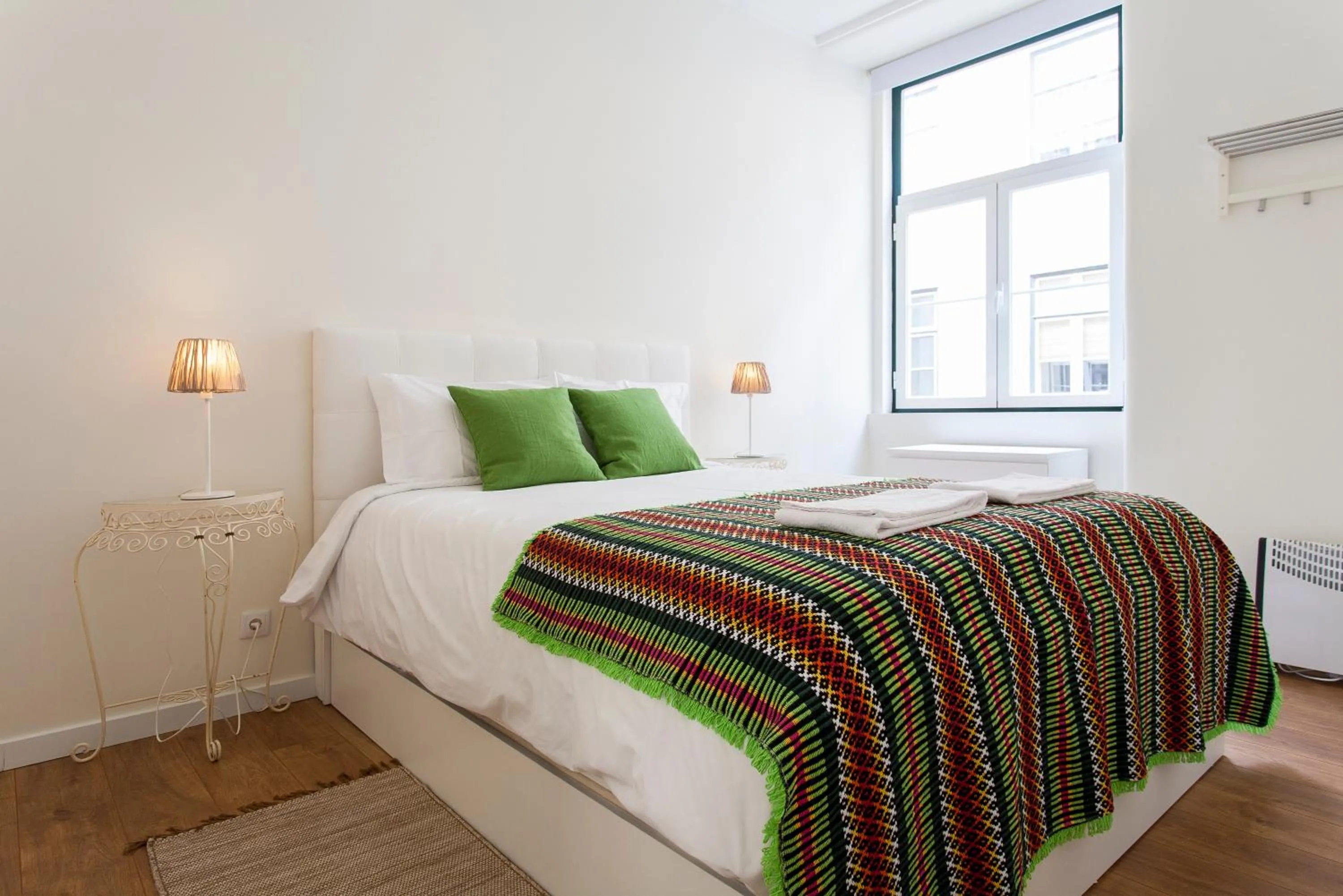 Bedroom, Bed in Central Downtown by Central Hill Apartments