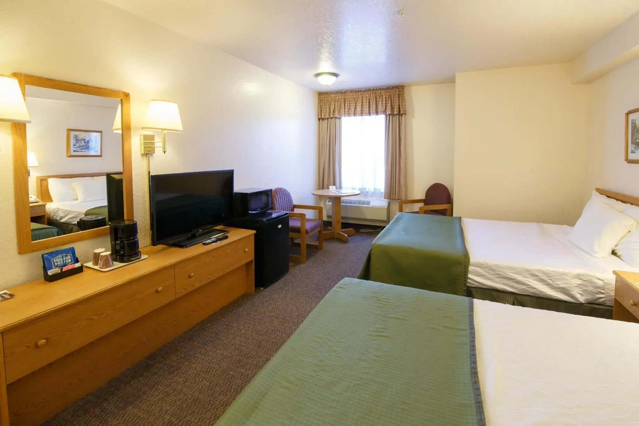 Photo of the whole room, Bed in Murphys Inn Motel Photo of the whole room, Bed in Murphys Inn Motel