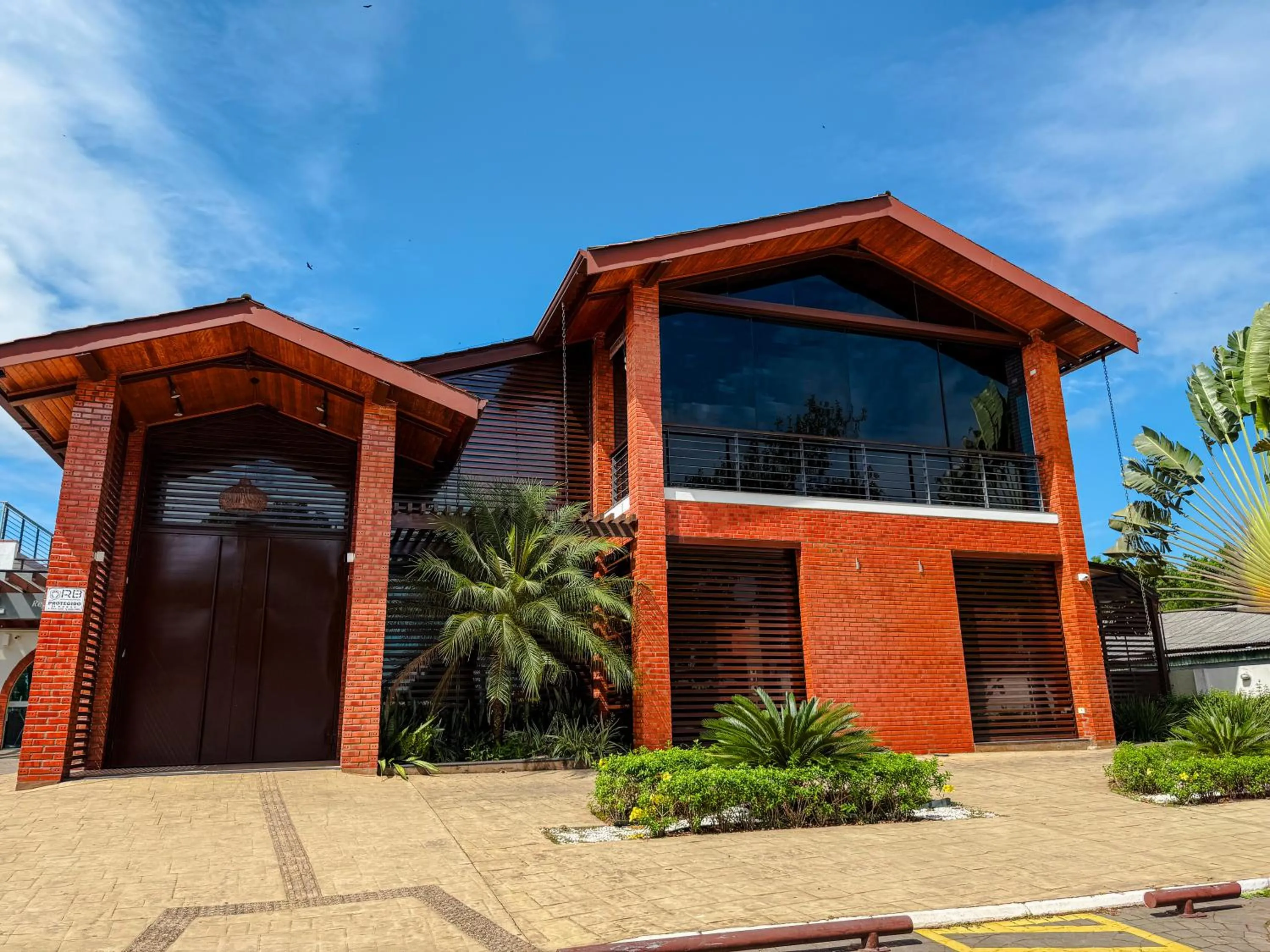 Facade/entrance in Rede Andrade Rio Branco