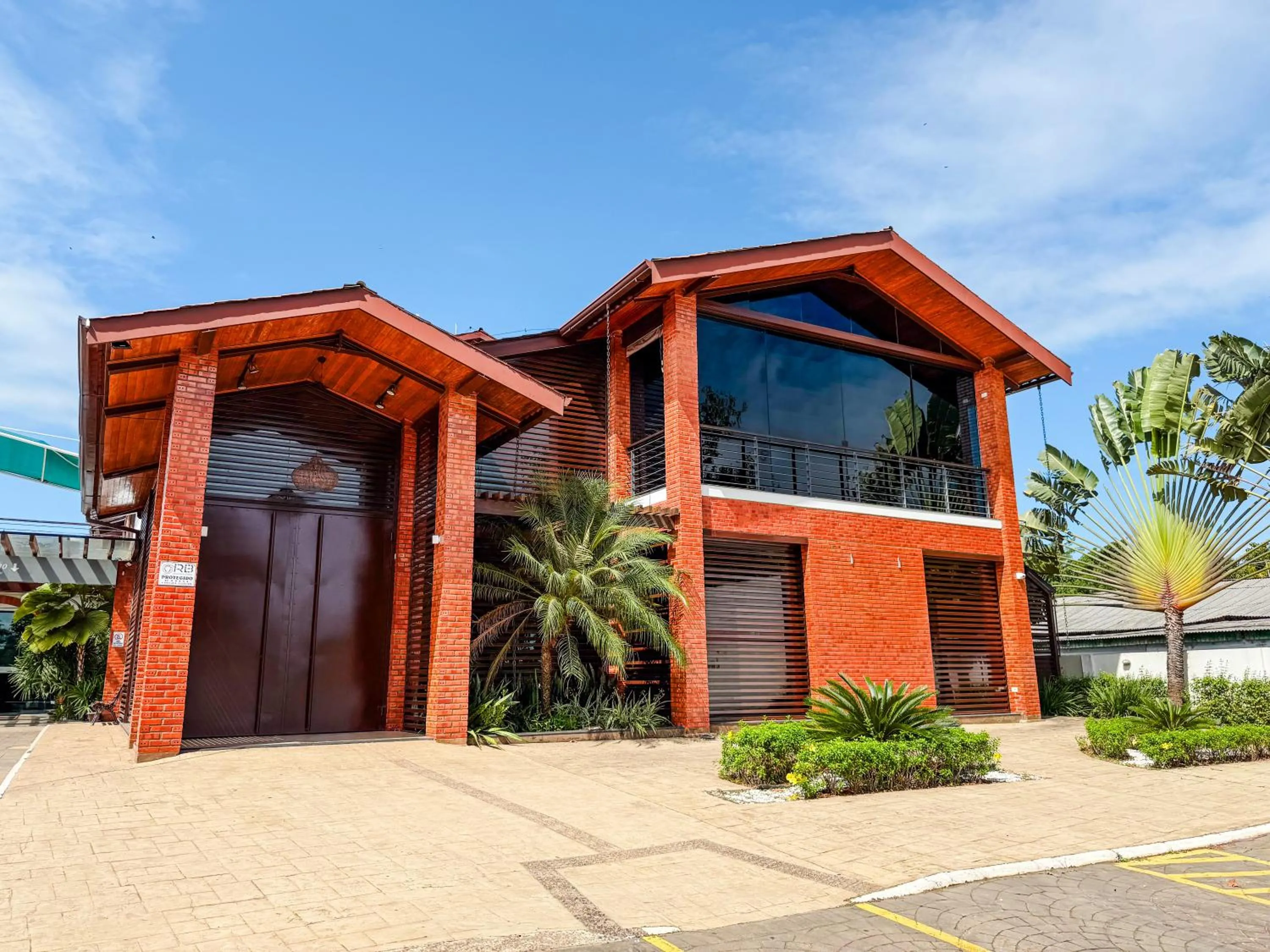 Facade/entrance in Rede Andrade Rio Branco