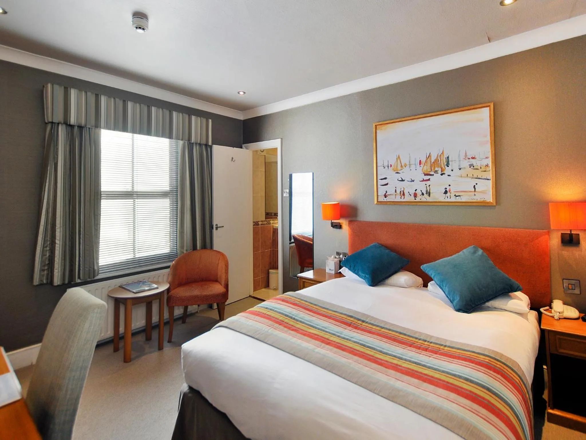 Photo of the whole room, Bed in Ardington Hotel