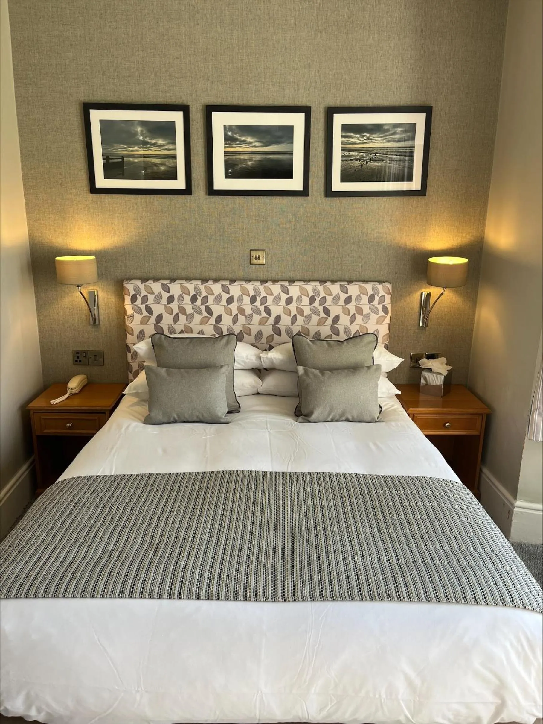 Bed in Ardington Hotel