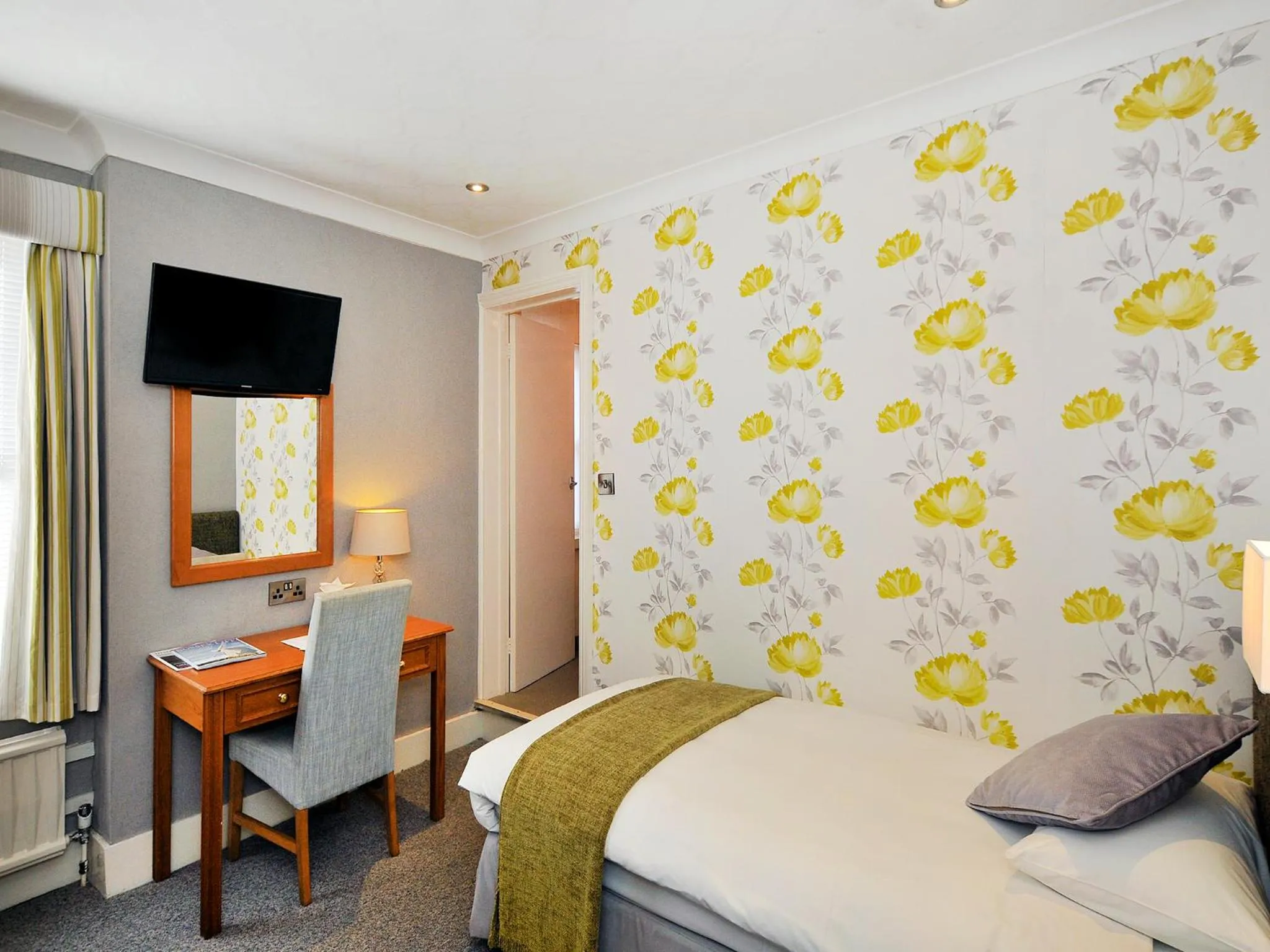 Bedroom, Bed in Ardington Hotel