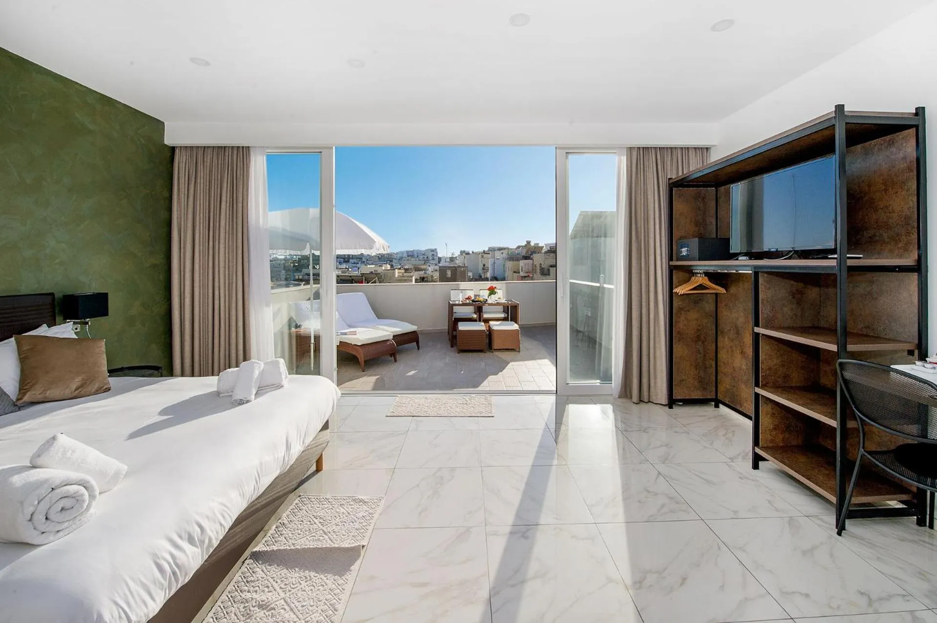 Photo of the whole room, Bed in South Wind Guesthouse