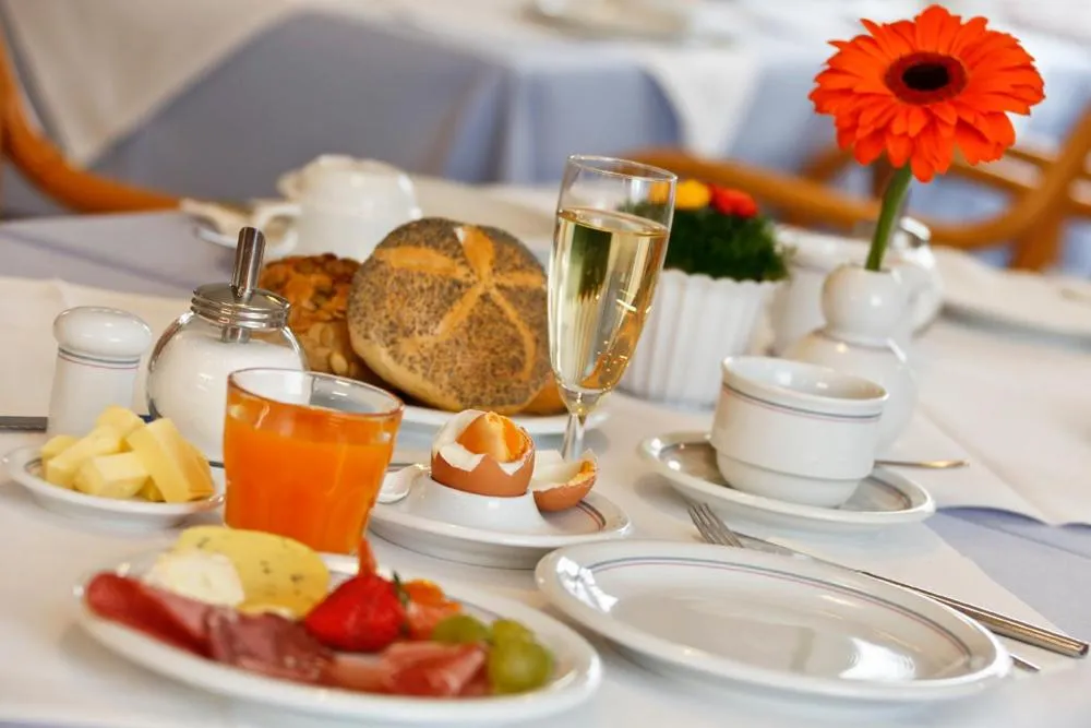 Food and drinks in Hotel Ingeborg