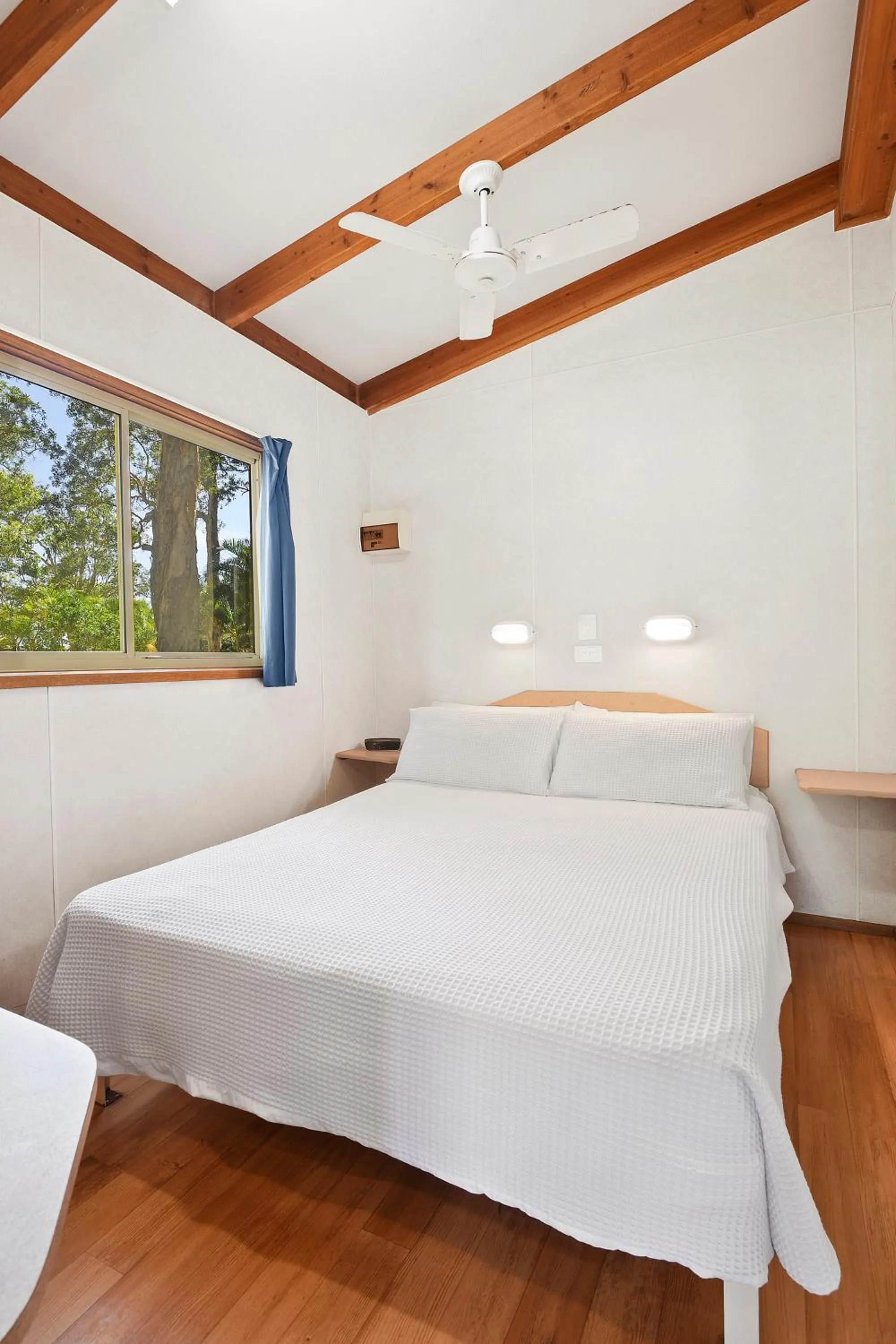 Bedroom, Bed in Flynns Beach Caravan Park