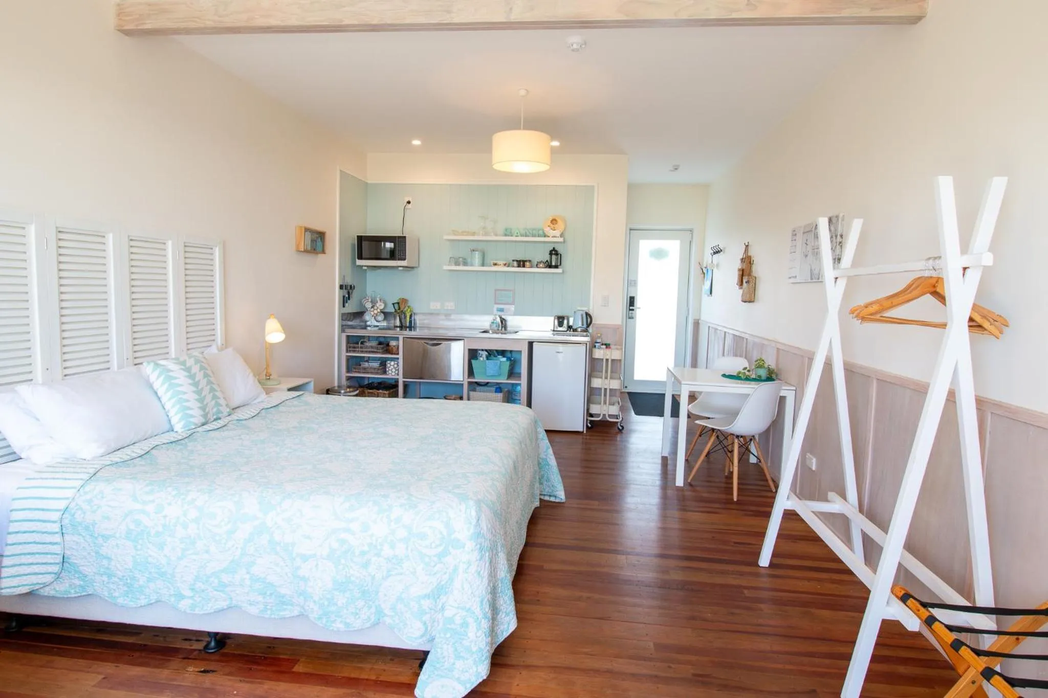 Bed in Leigh Central