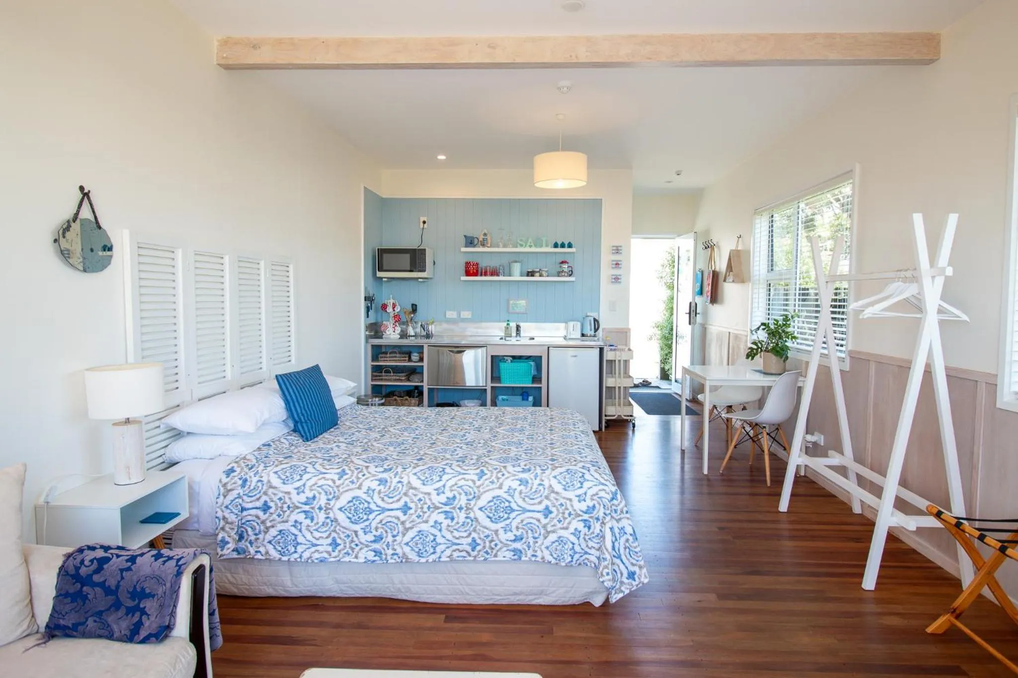 Bed in Leigh Central