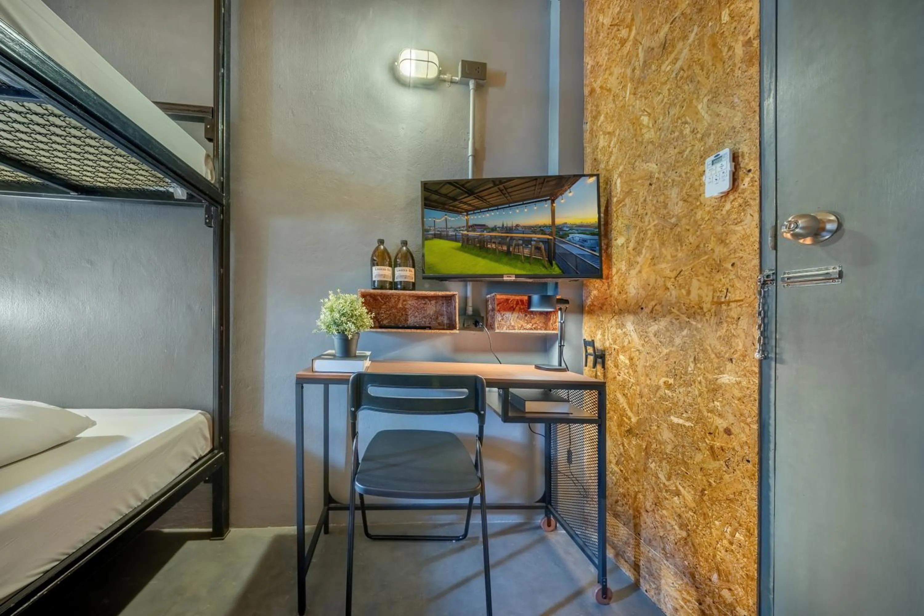 TV and multimedia, Bed in RALPH Bangkok