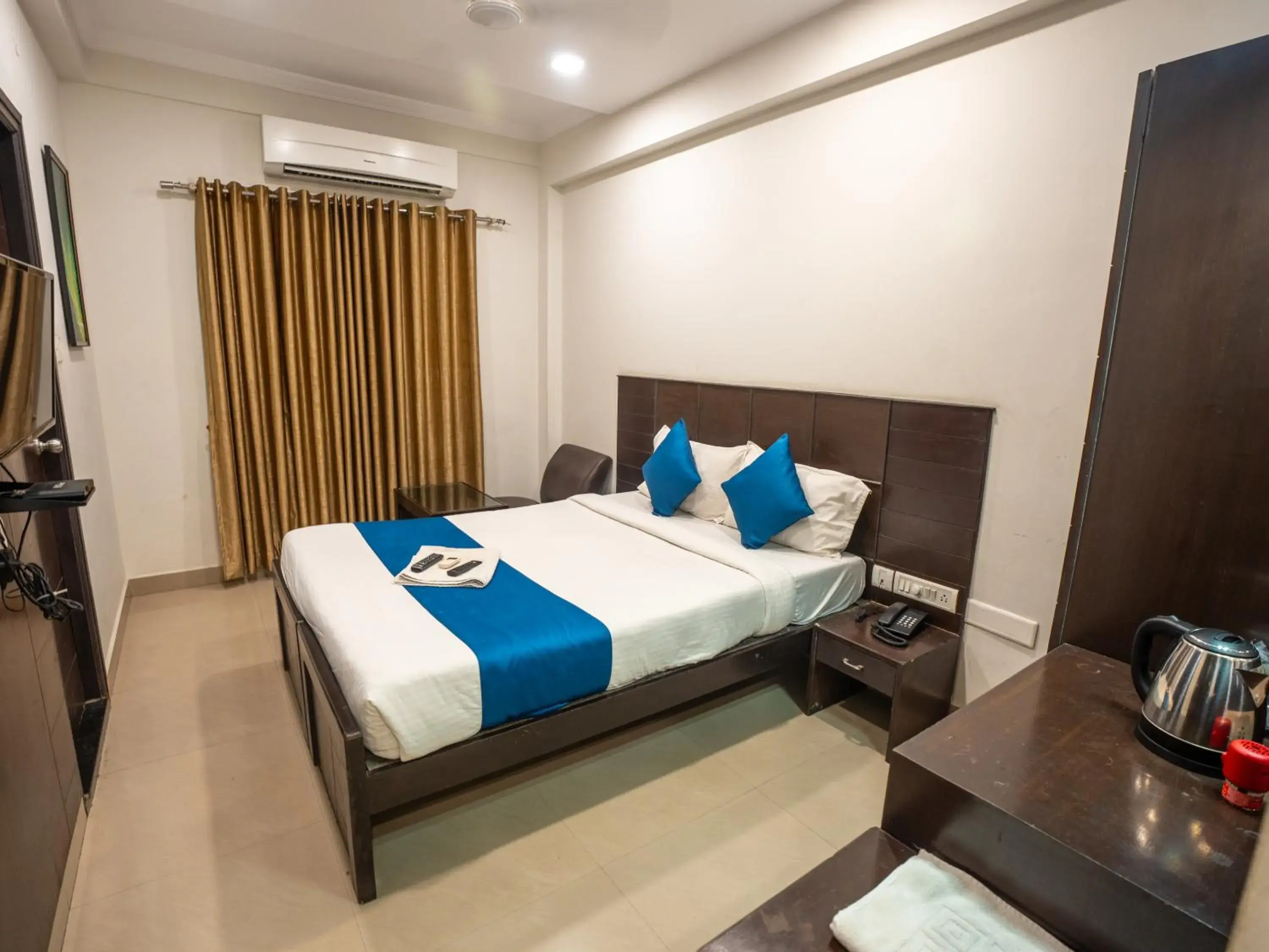 Bed in Orion Residency Hotel Near Chennai Central Railway Station Bed in Orion Residency Hotel Near Chennai Central Railway Station