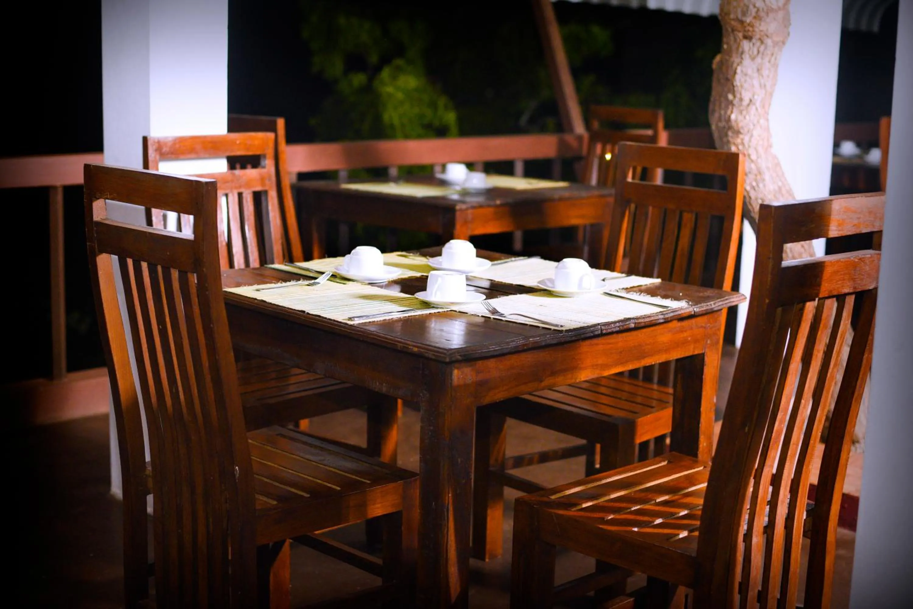 Restaurant/places to eat in Thammenna Eco Cabins