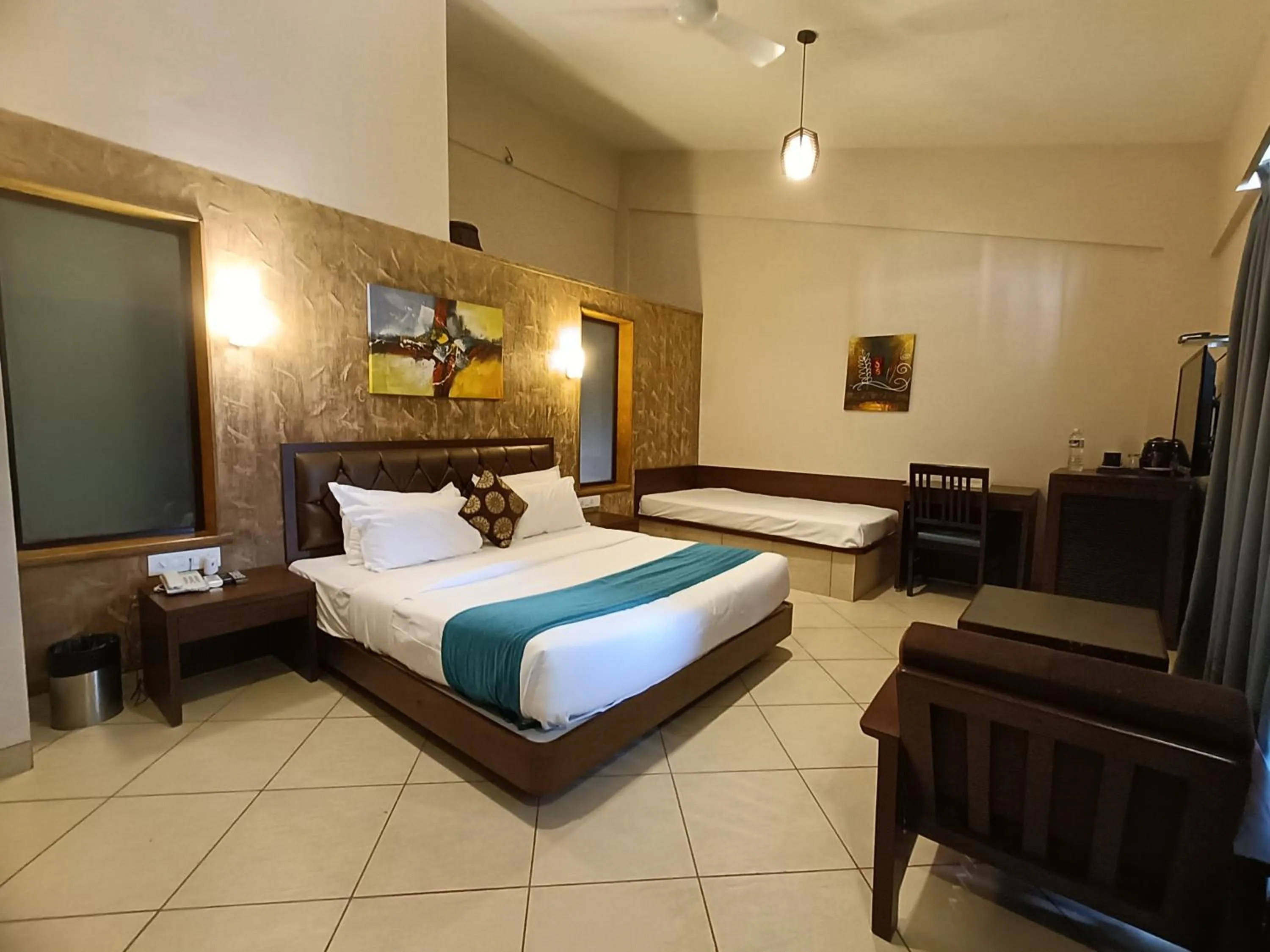 Bed in Misty Meadows, Lonavala