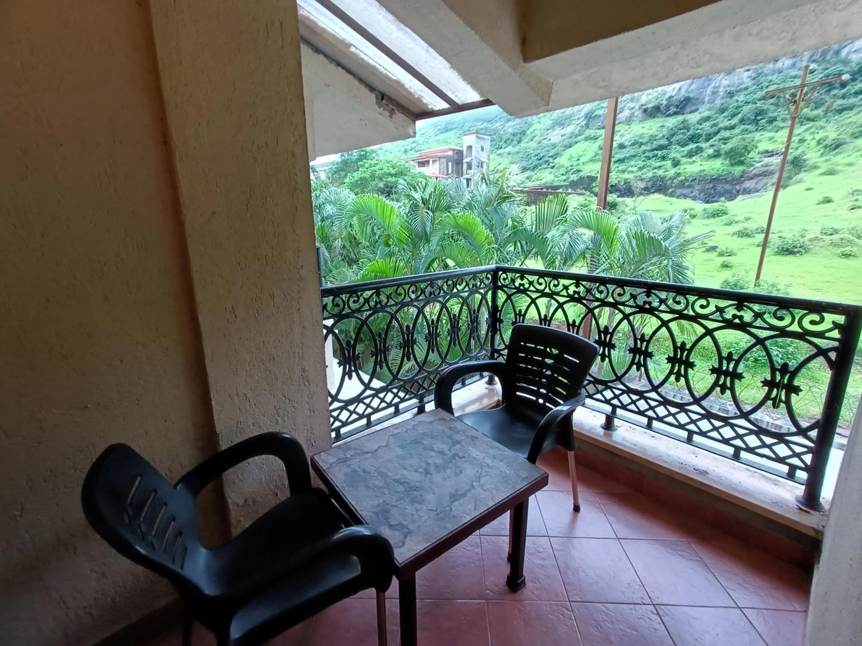 Misty Meadows, Lonavala