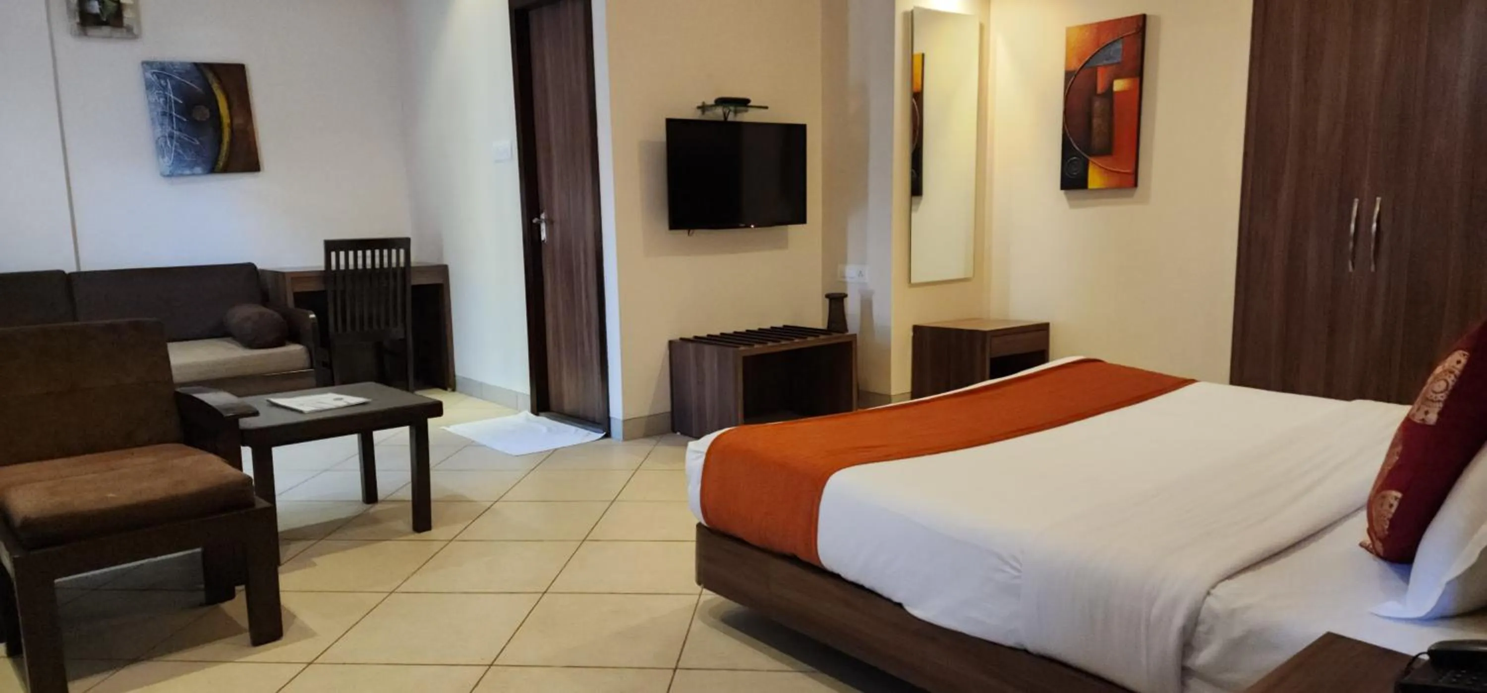 Bed in Misty Meadows, Lonavala