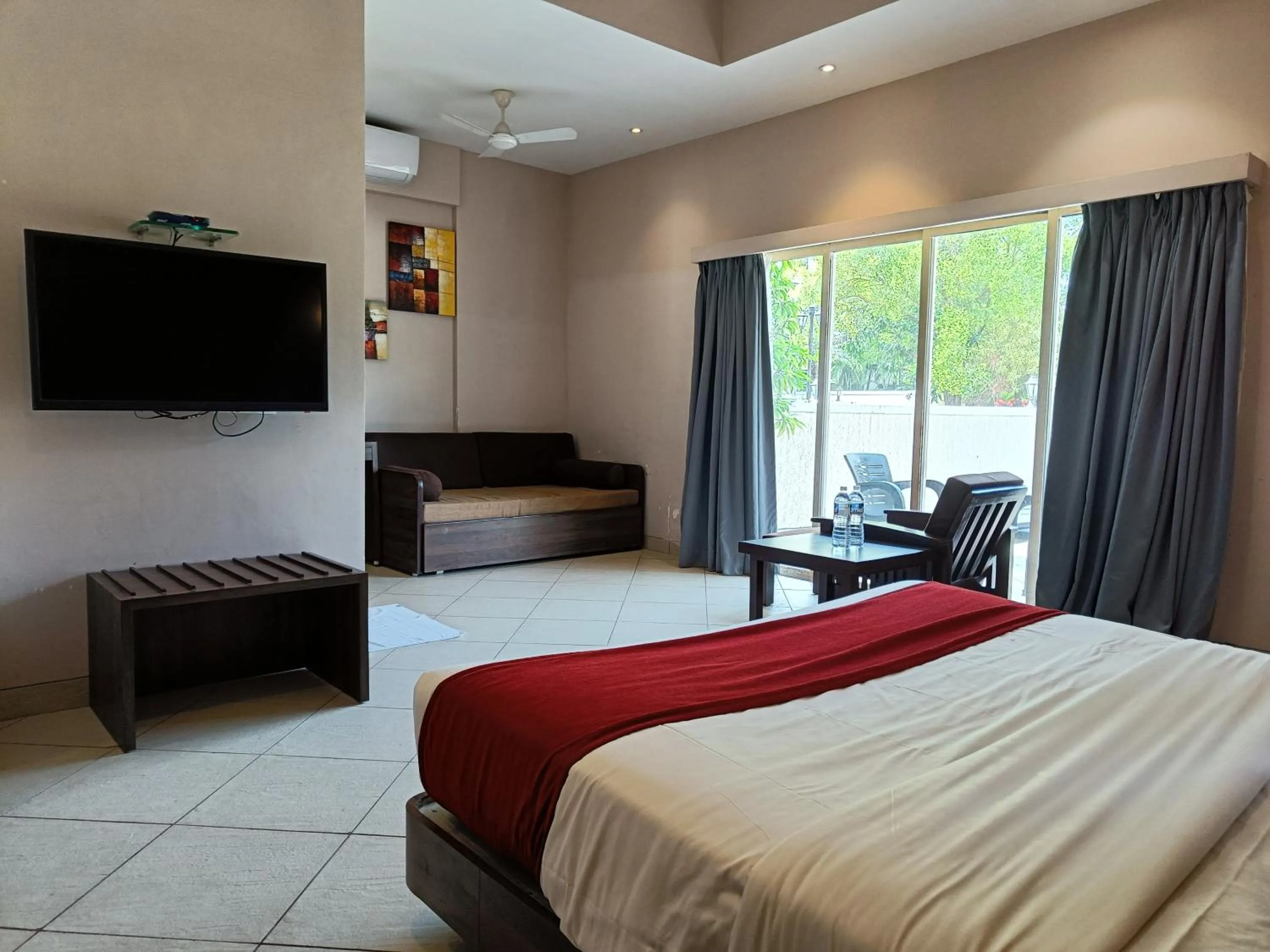 Bed in Misty Meadows, Lonavala