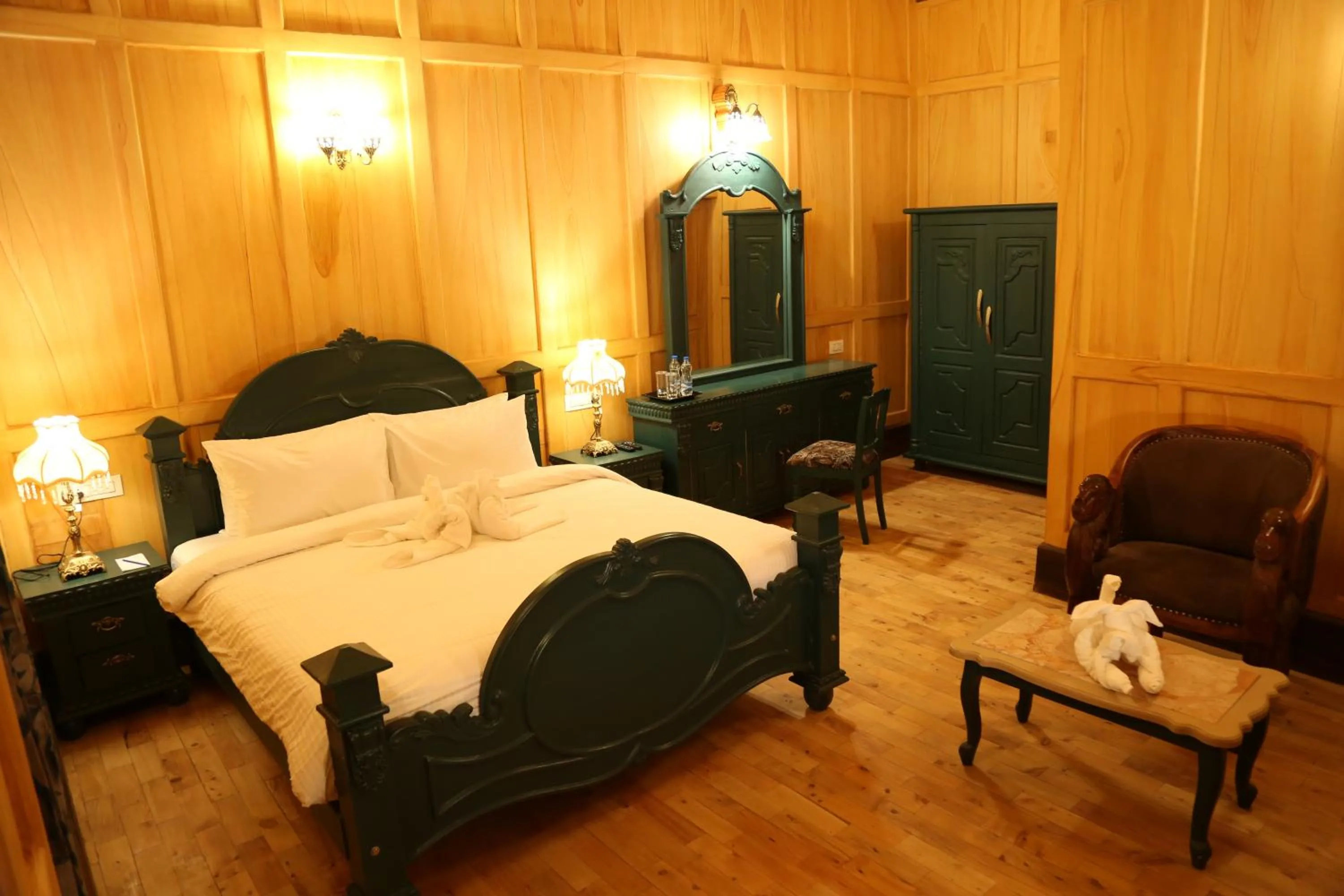 Photo of the whole room, Bed in West Downs - The Heritage Resort