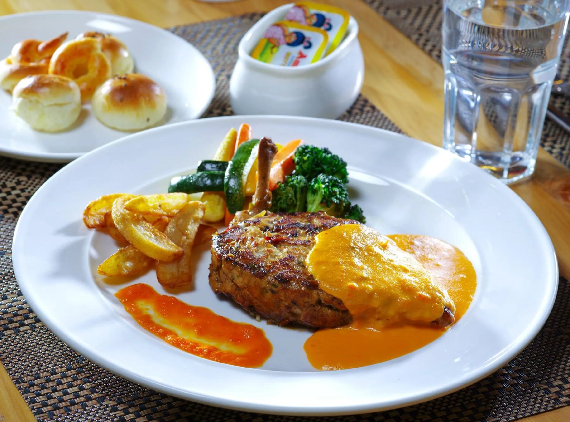 Restaurant/places to eat in West Downs - The Heritage Resort