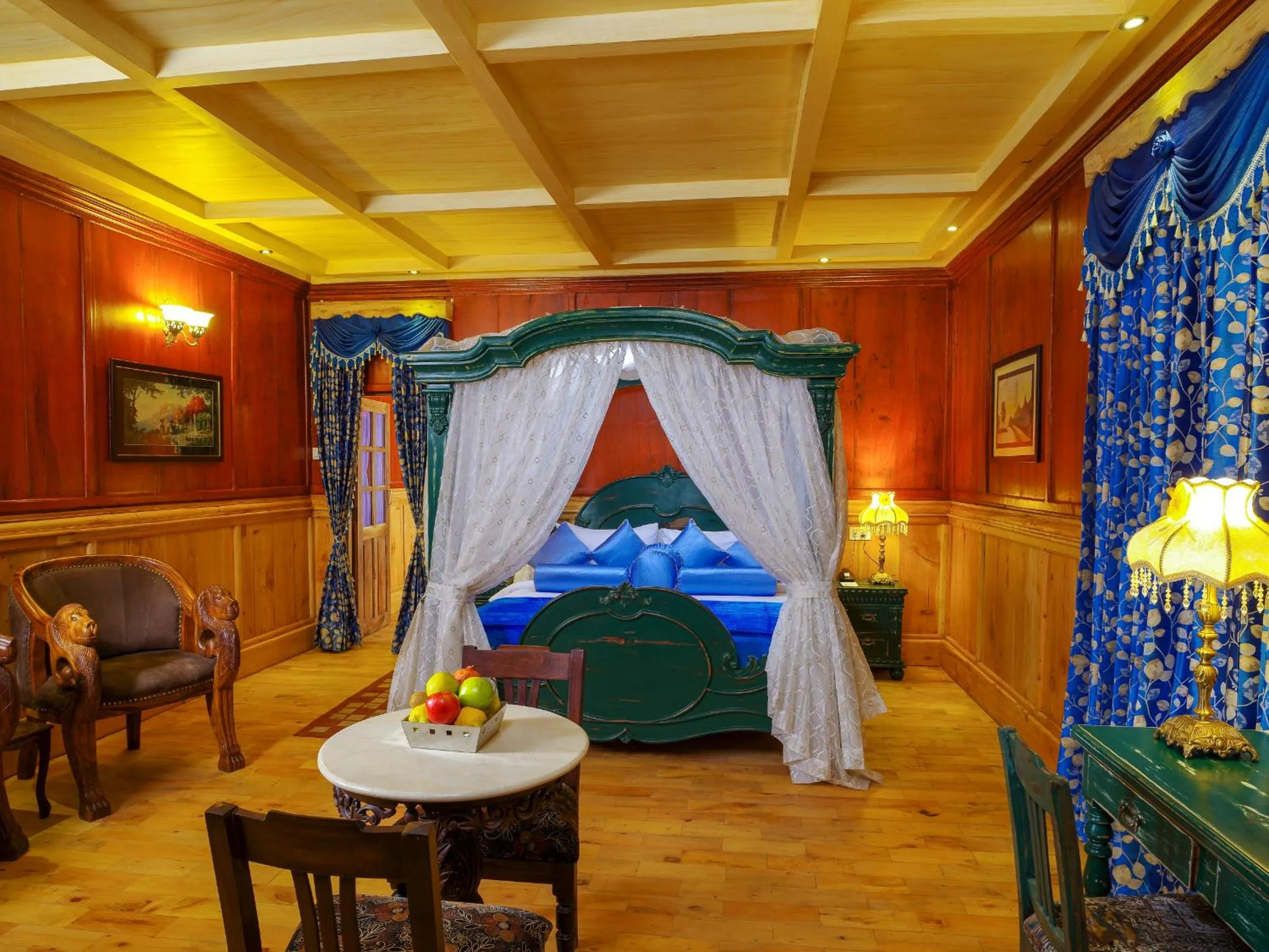 Bedroom, Bed in West Downs - The Heritage Resort