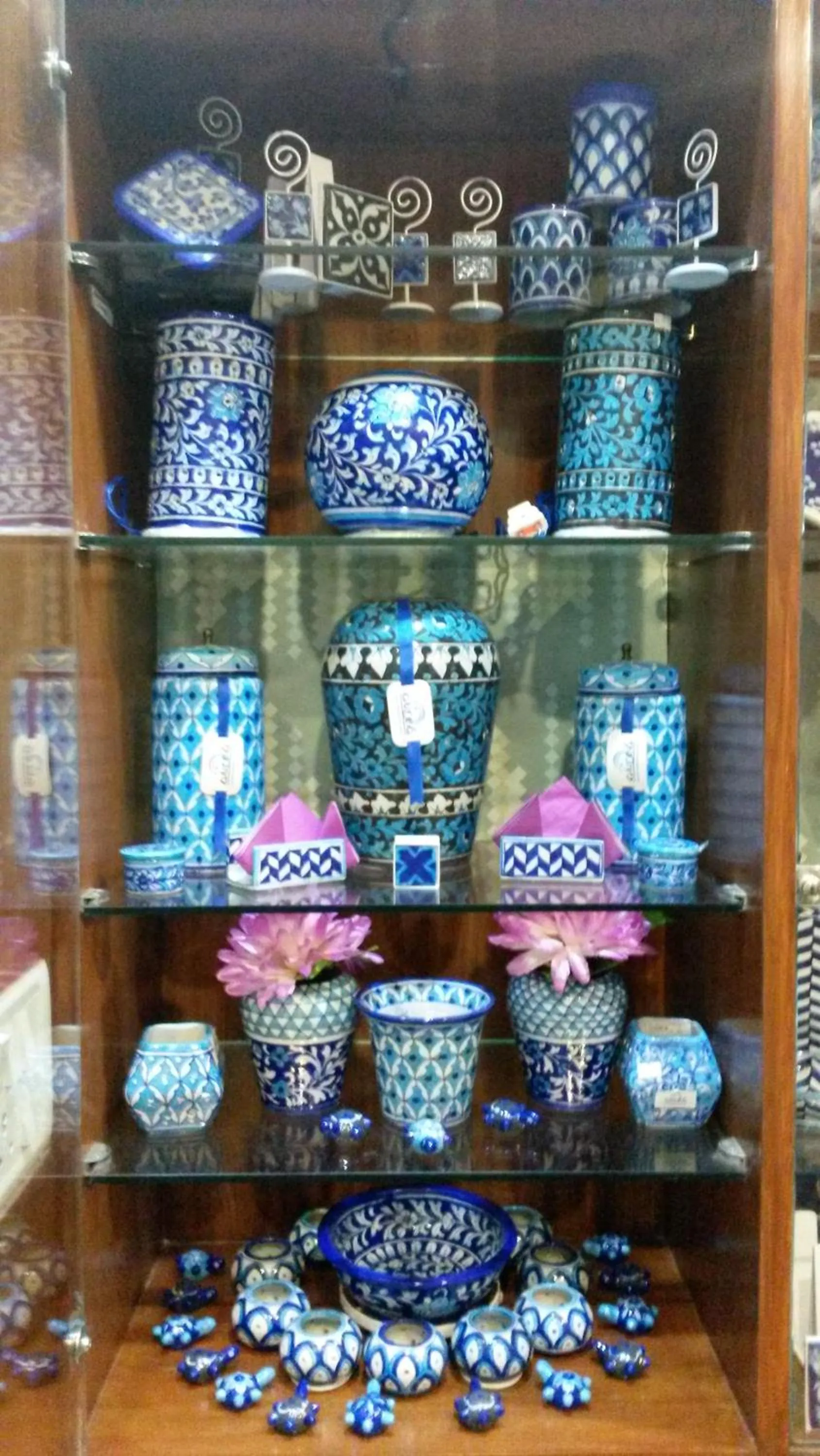 On-site shops in Hotel Rangoli