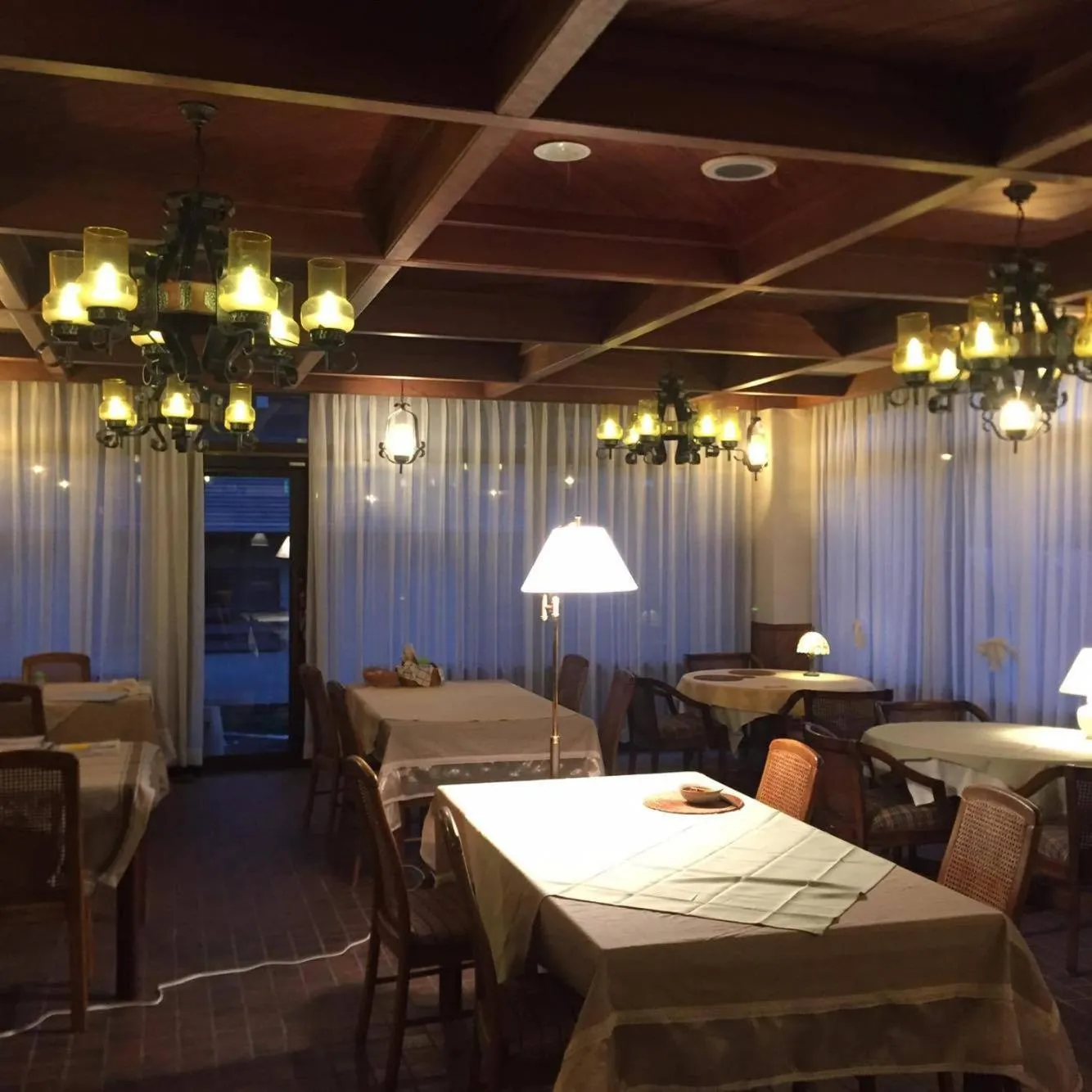 Restaurant/places to eat in Hotel Tae Windsor