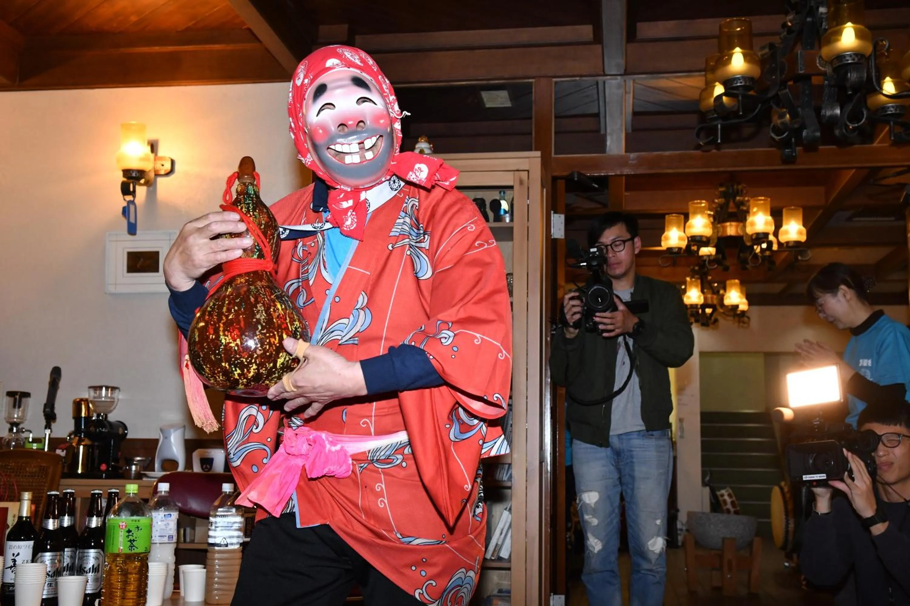 People in Hotel Tae Windsor