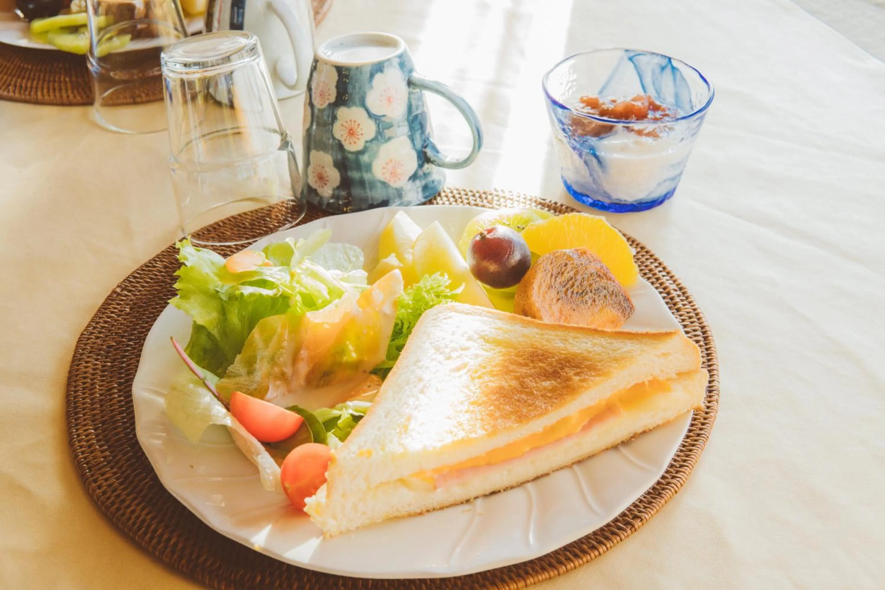 Restaurant/places to eat in Hotel Tae Windsor