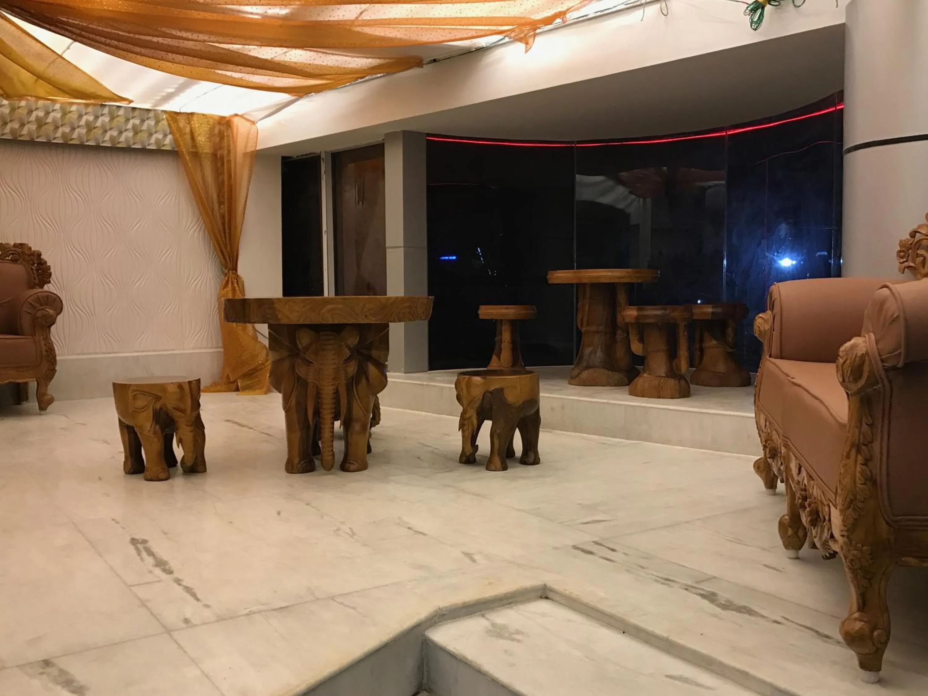 Decorative detail in Hyders Park The Business Hotel