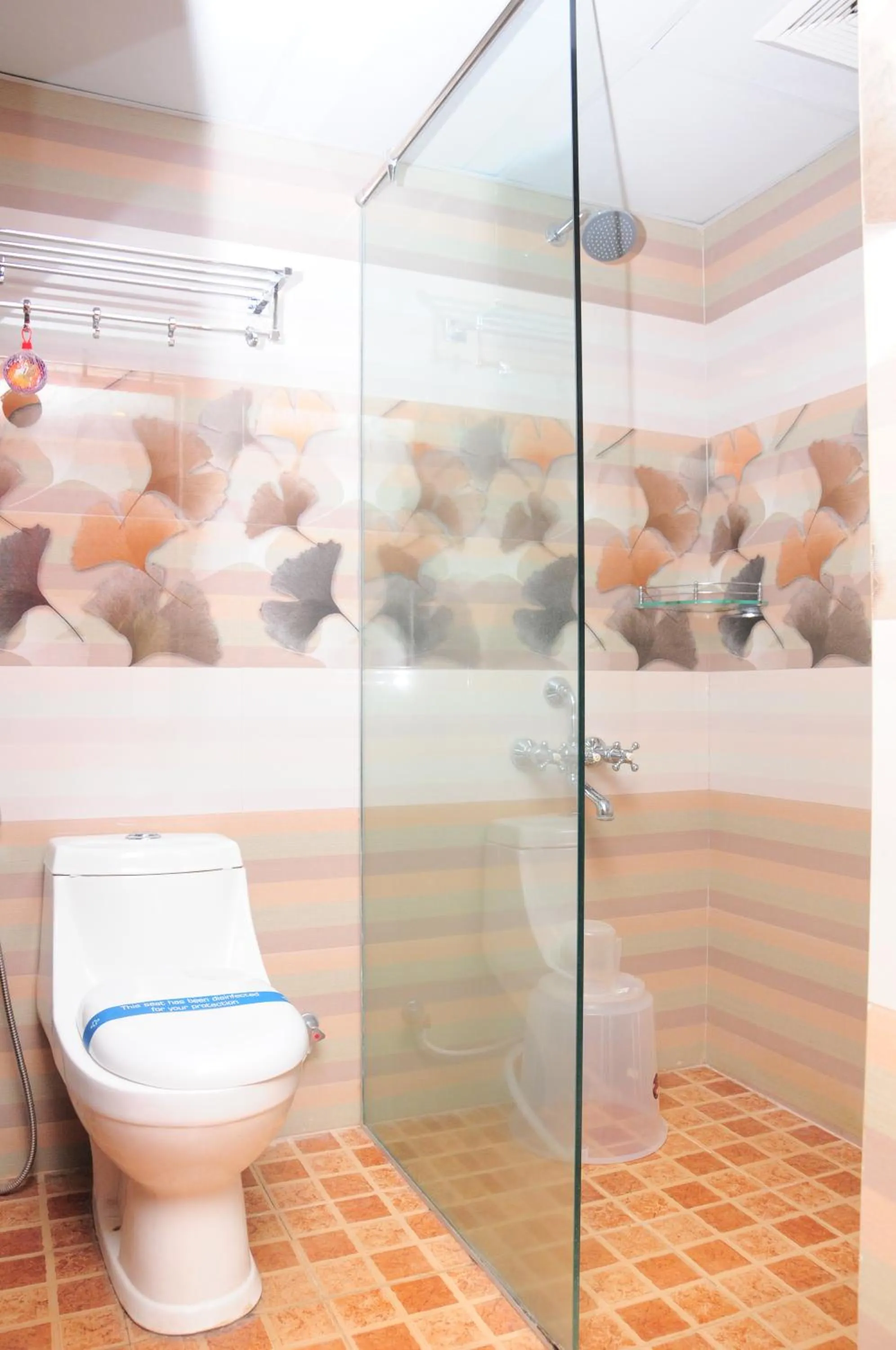 Bathroom in Hyders Park The Business Hotel