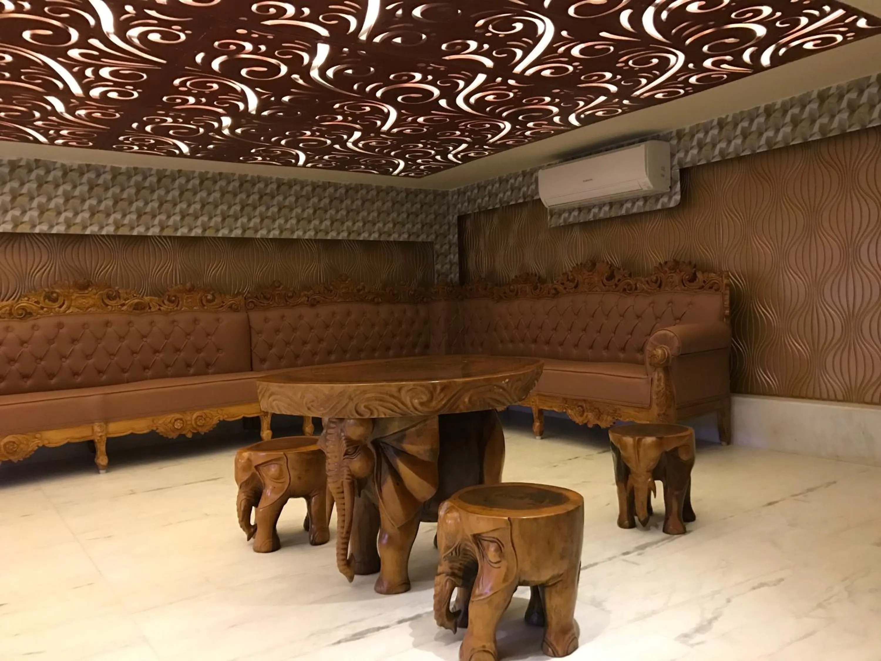 Decorative detail in Hyders Park The Business Hotel