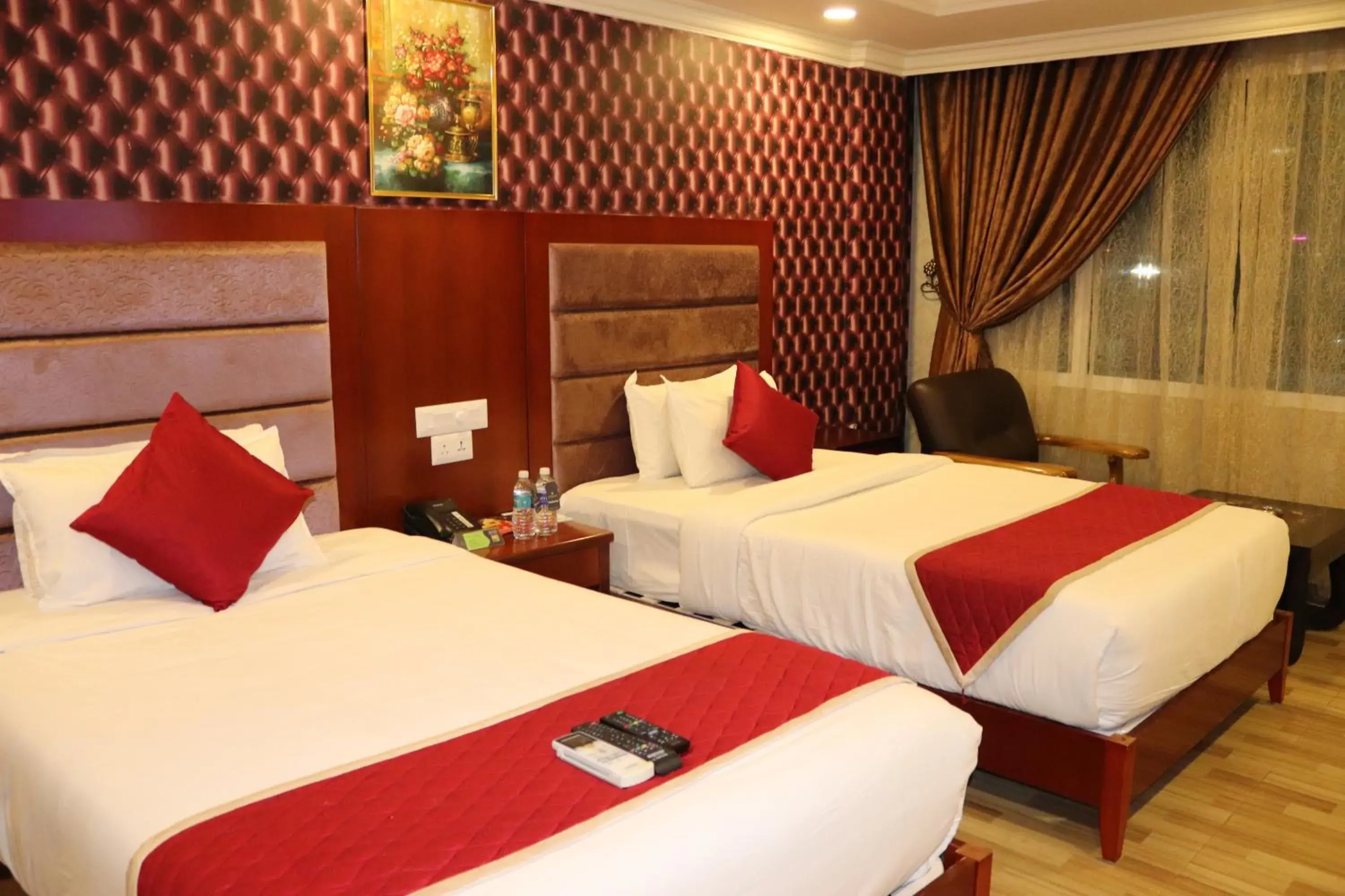 Bedroom, Bed in Hyders Park The Business Hotel Bedroom, Bed in Hyders Park The Business Hotel