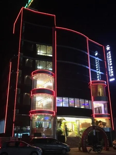 Hyders Park The Business Hotel