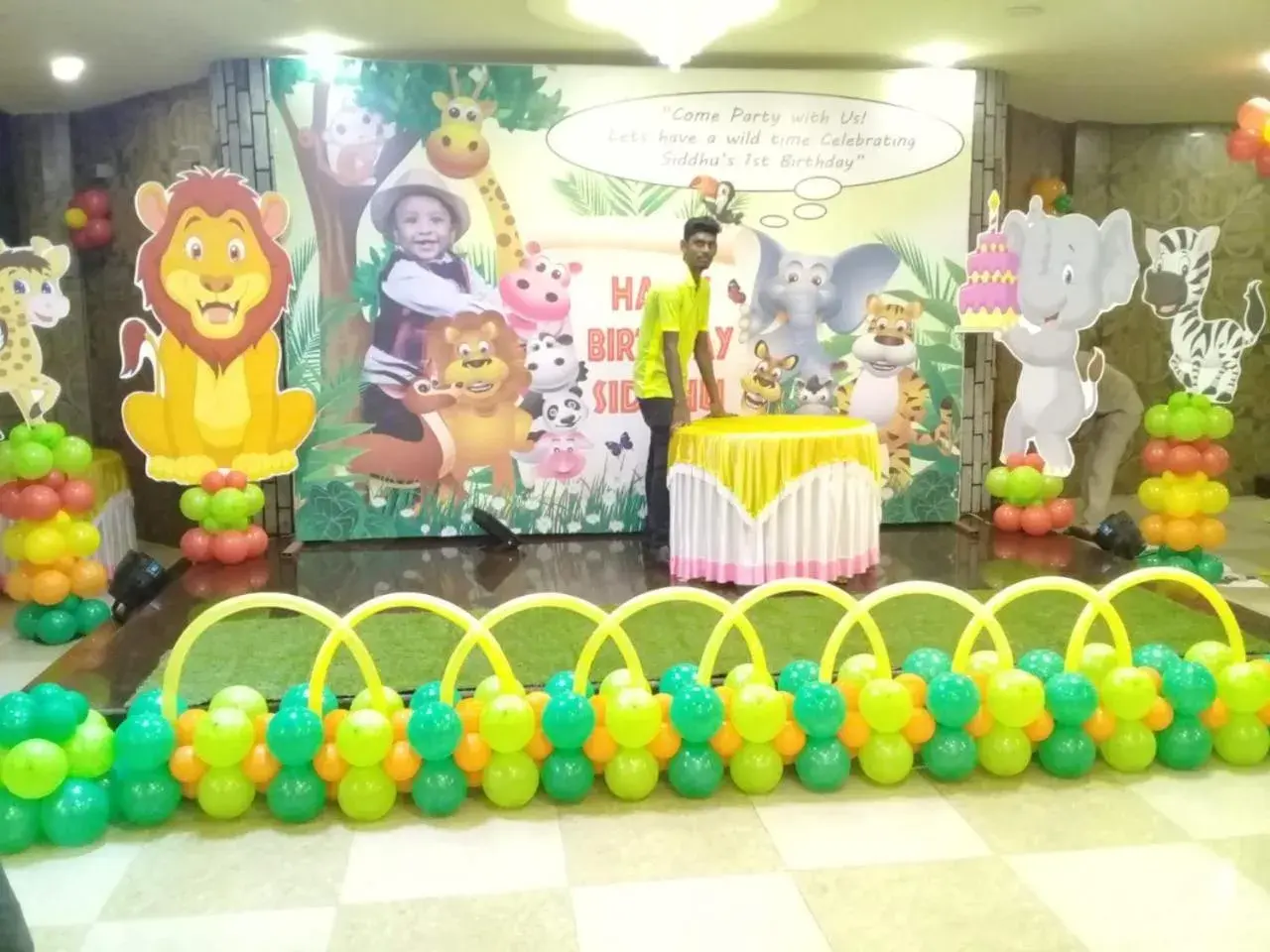 Property building in Hyders Park The Business Hotel Property building in Hyders Park The Business Hotel