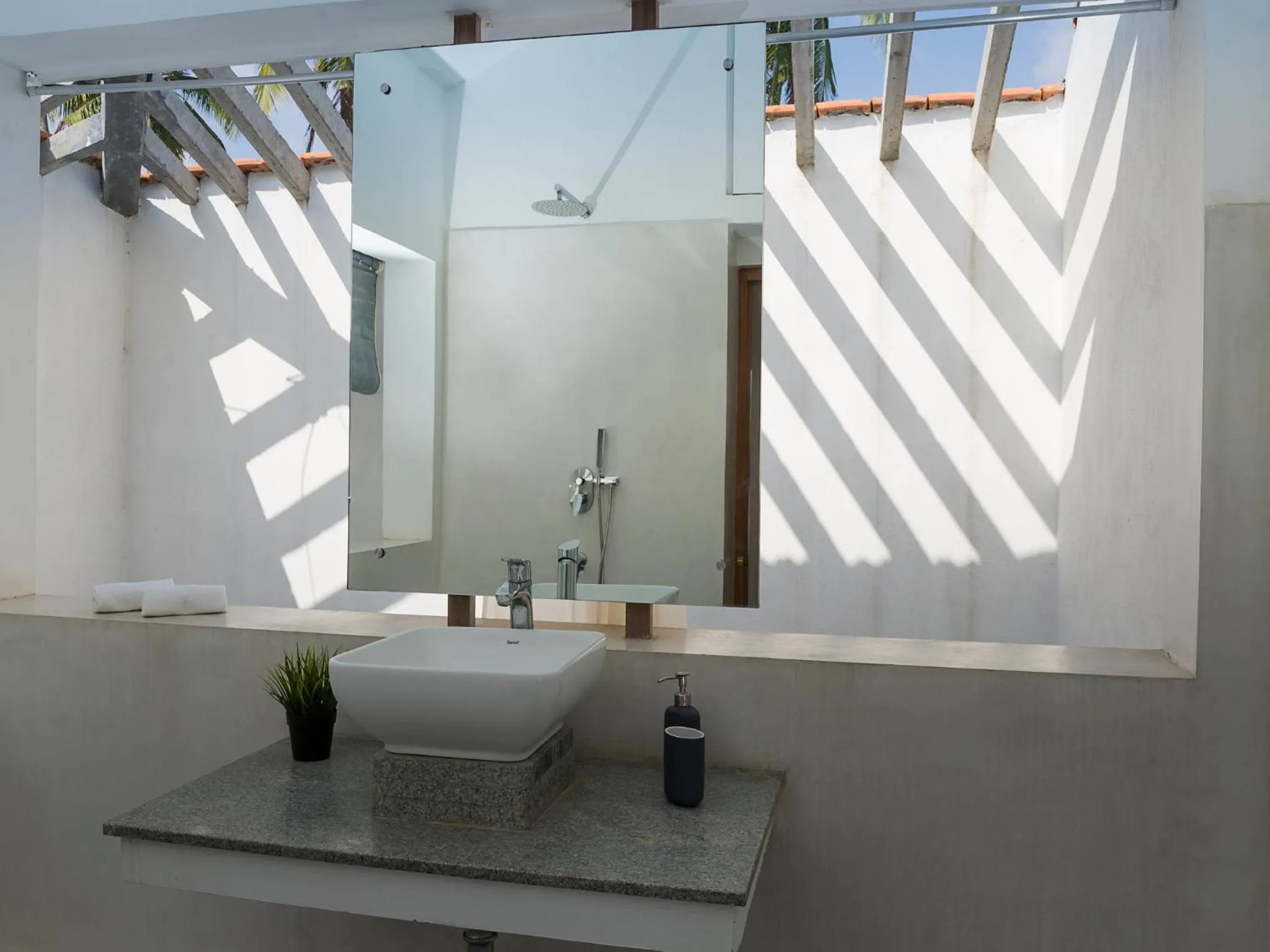 Bathroom in Kadal The Beach House