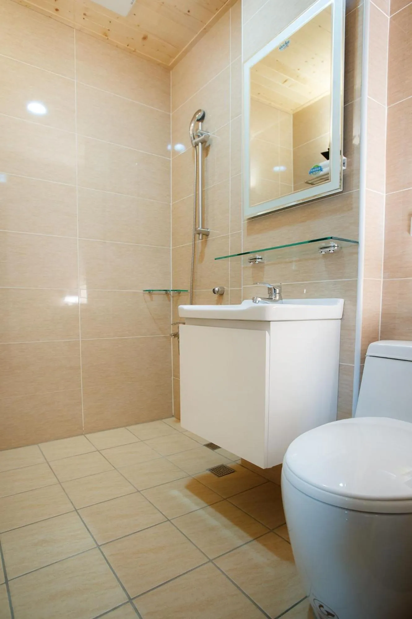 Shower in Shan Shui Hostel