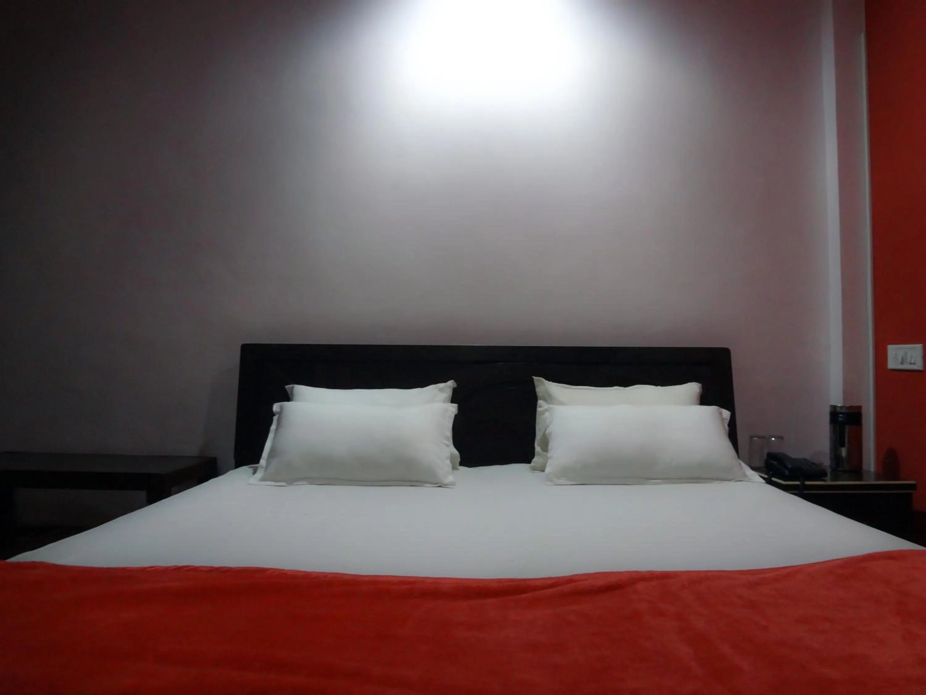 Bed in Hotel Parvati Palace Sehore