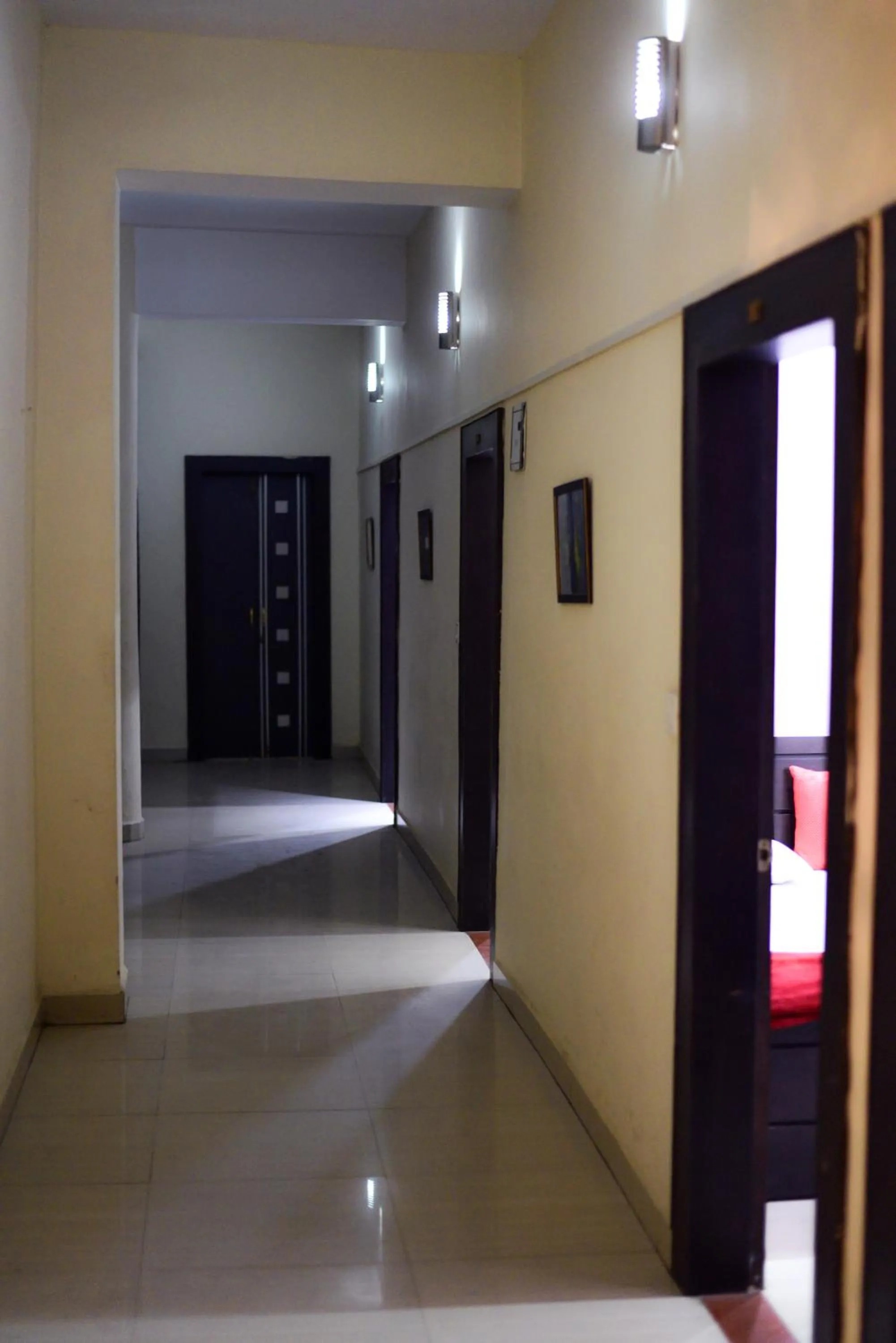 Area and facilities in Hotel Parvati Palace Sehore