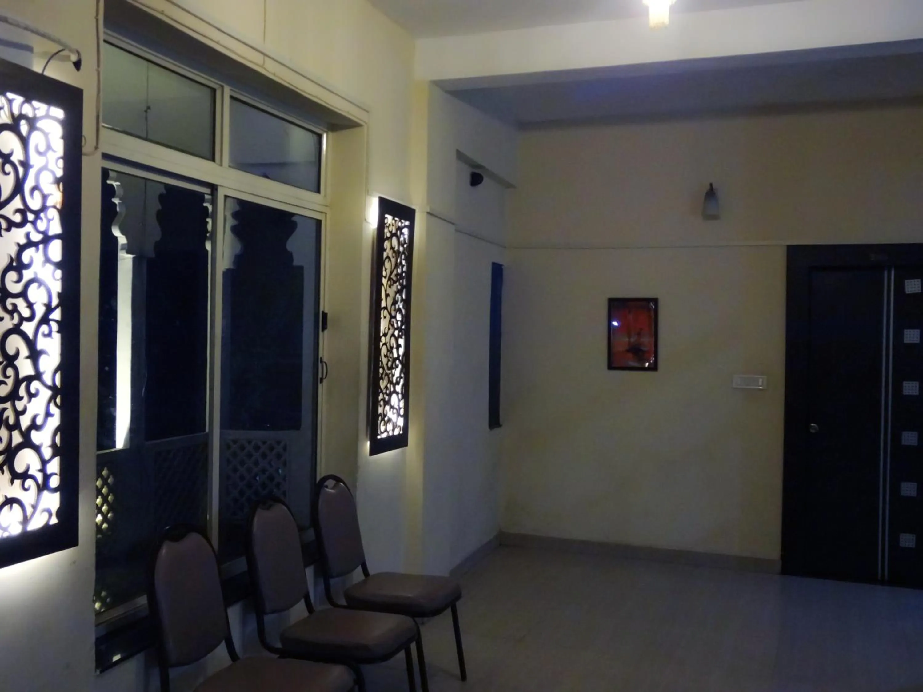 Area and facilities in Hotel Parvati Palace Sehore