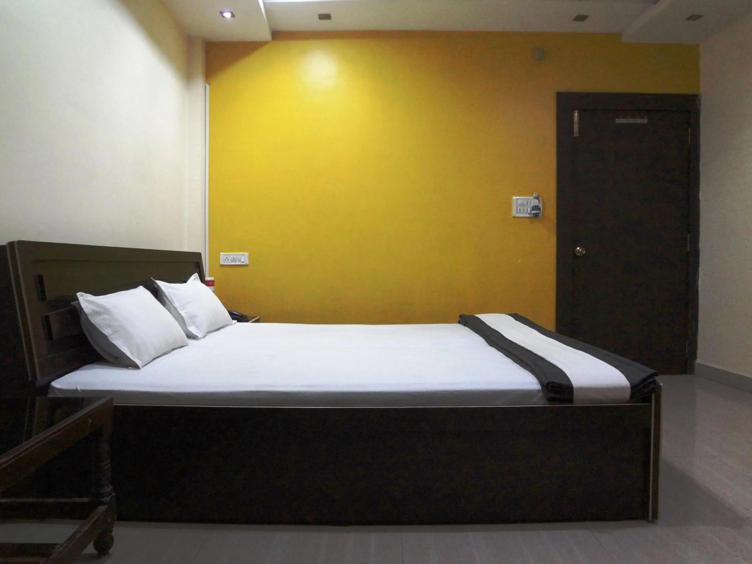 Bed in Hotel Parvati Palace Sehore